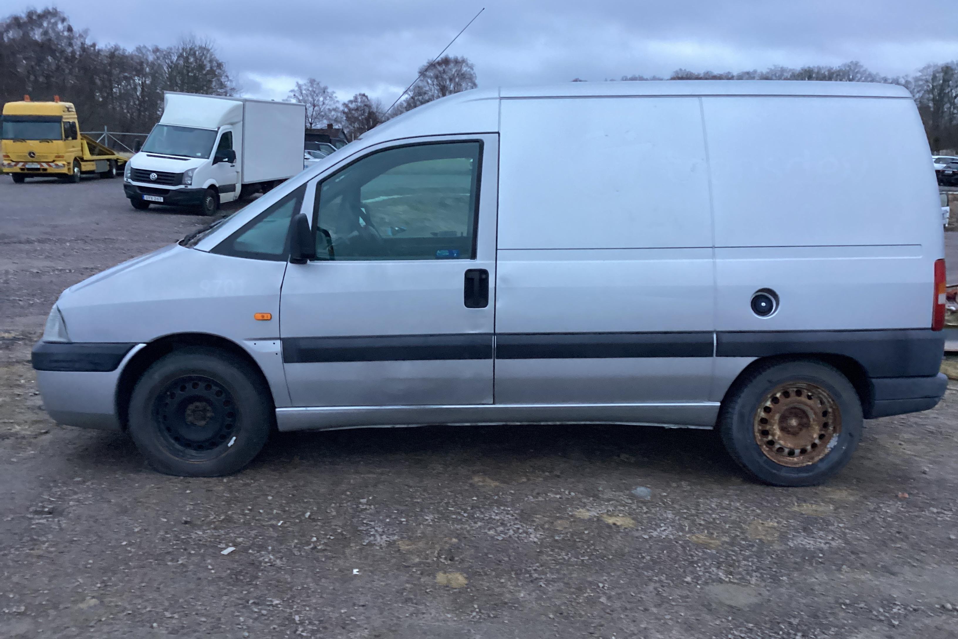 Peugeot Expert 2.0 HDI Skåp (110hk) - 230 000 km - Manualna - Light Grey - 2004