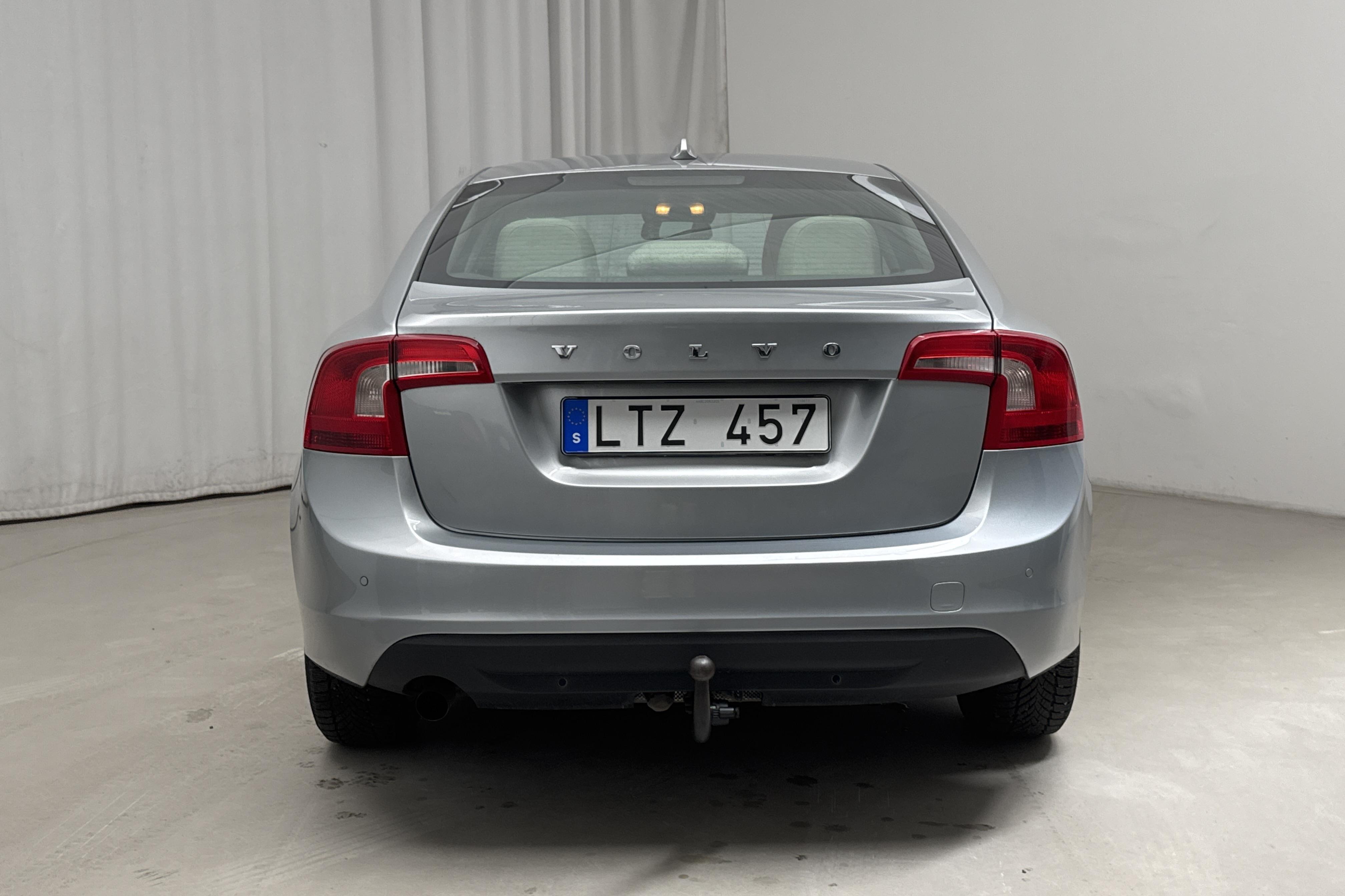 Volvo S60 1.6D DRIVe (115hk) - 224 010 km - Automaatne - hõbe - 2012