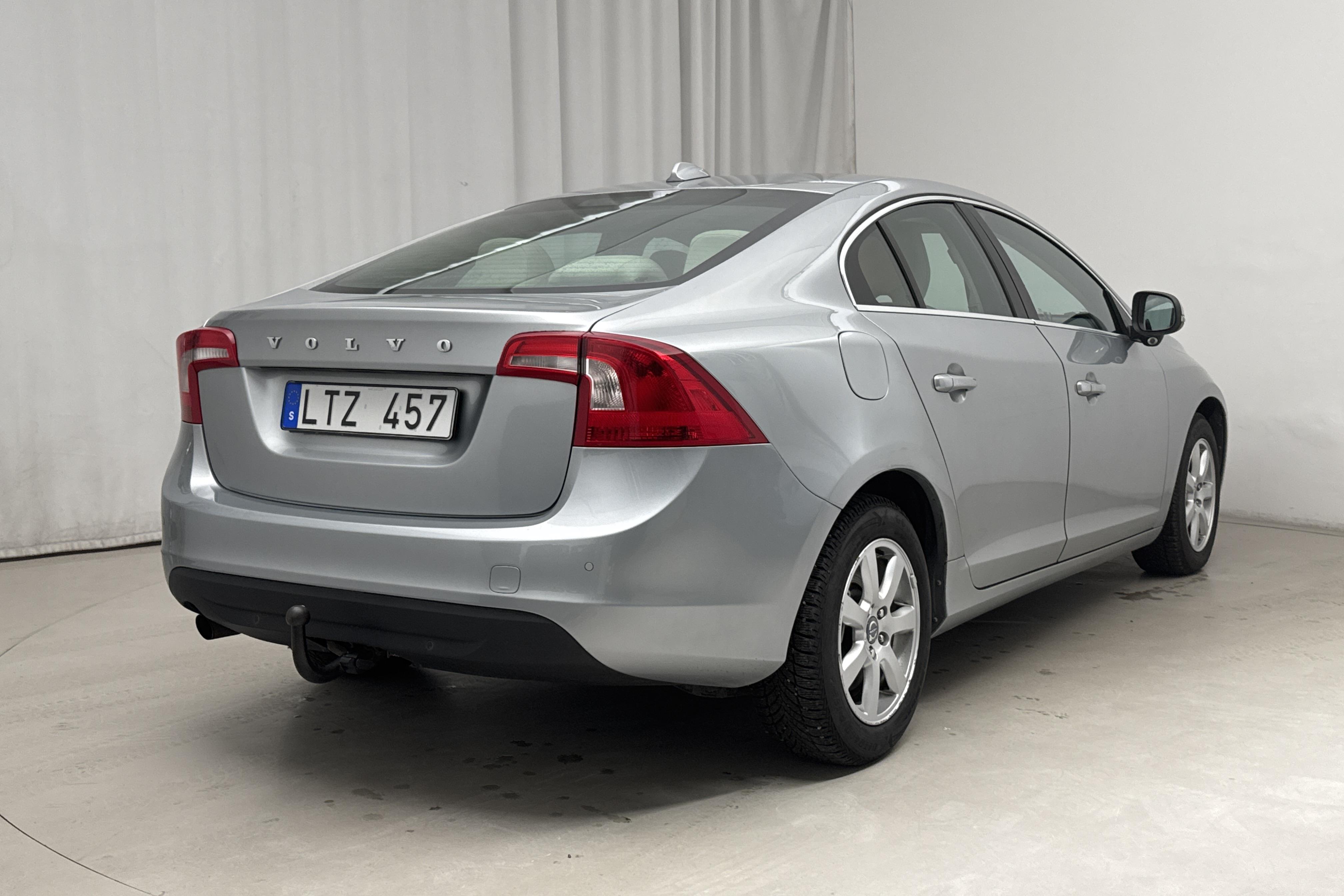 Volvo S60 1.6D DRIVe (115hk) - 224 010 km - Automaatne - hõbe - 2012