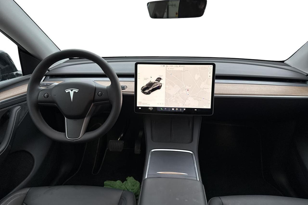 Tesla Model Y Long Range Dual Motor AWD - 9 750 km - Automatic - black - 2024