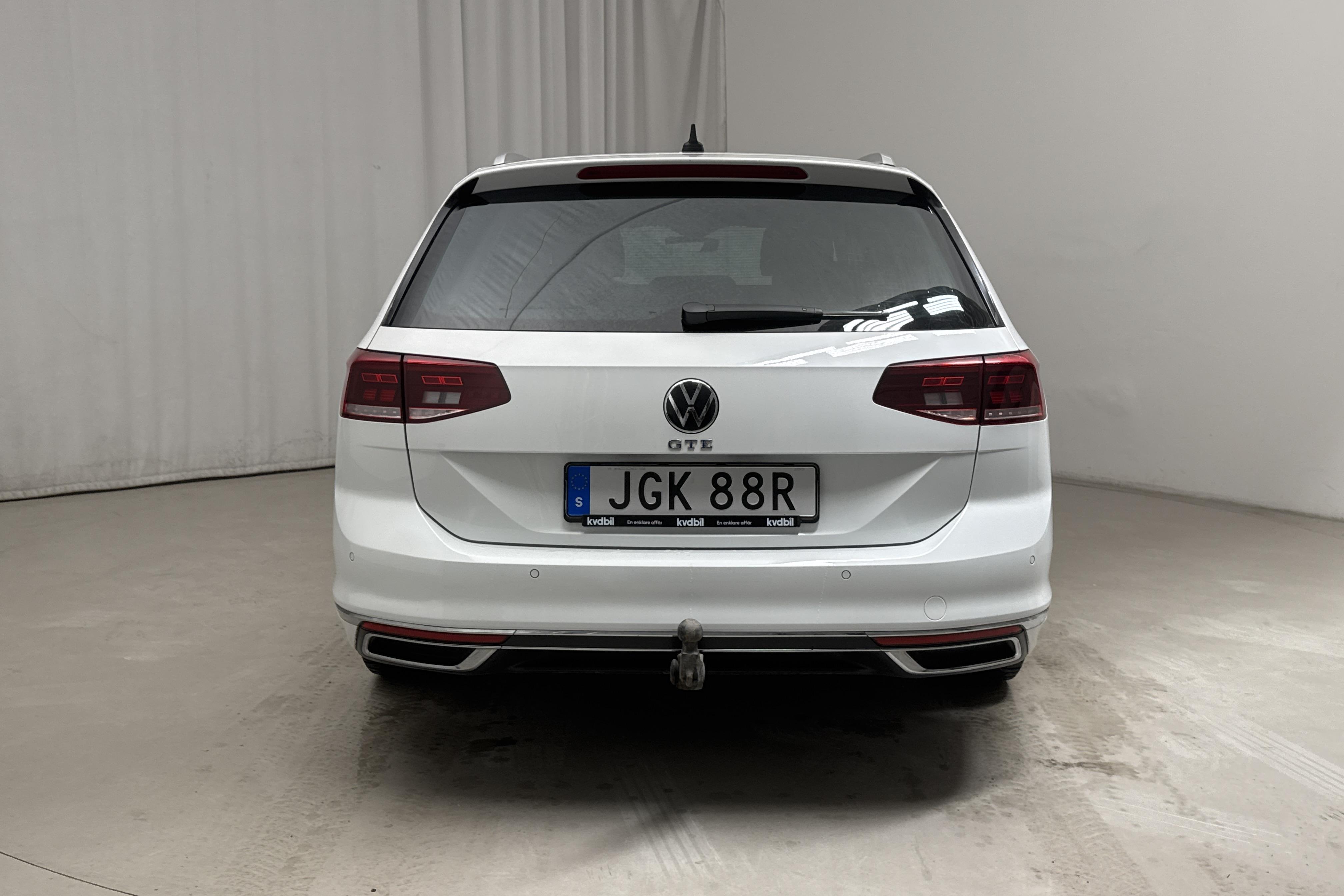 VW Passat 1.4 GTE Sportscombi (218hk) - 12 039 mil - Automat - vit - 2021