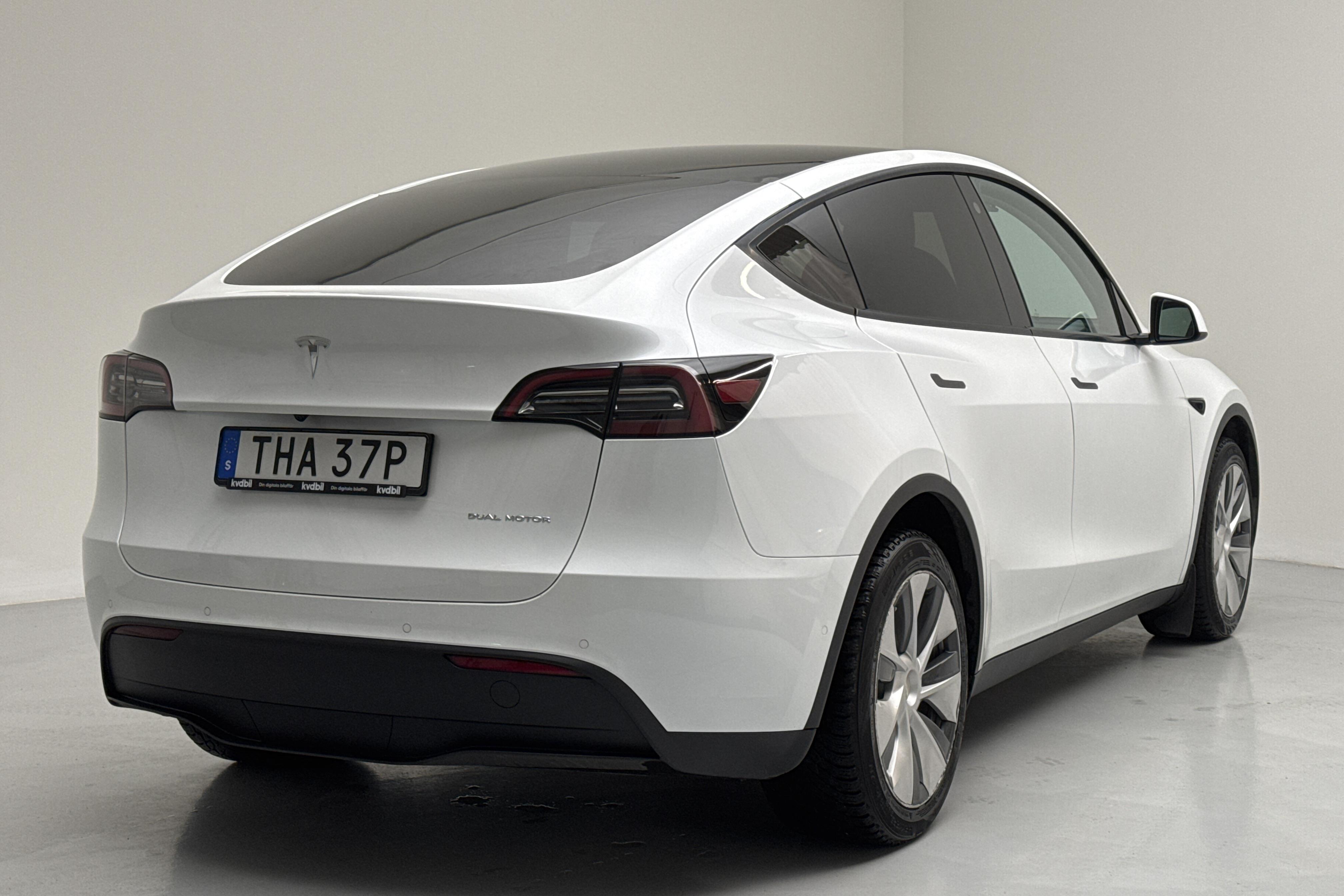 Tesla Model Y Long Range Dual Motor AWD - 44 870 km - Automatic - white - 2021