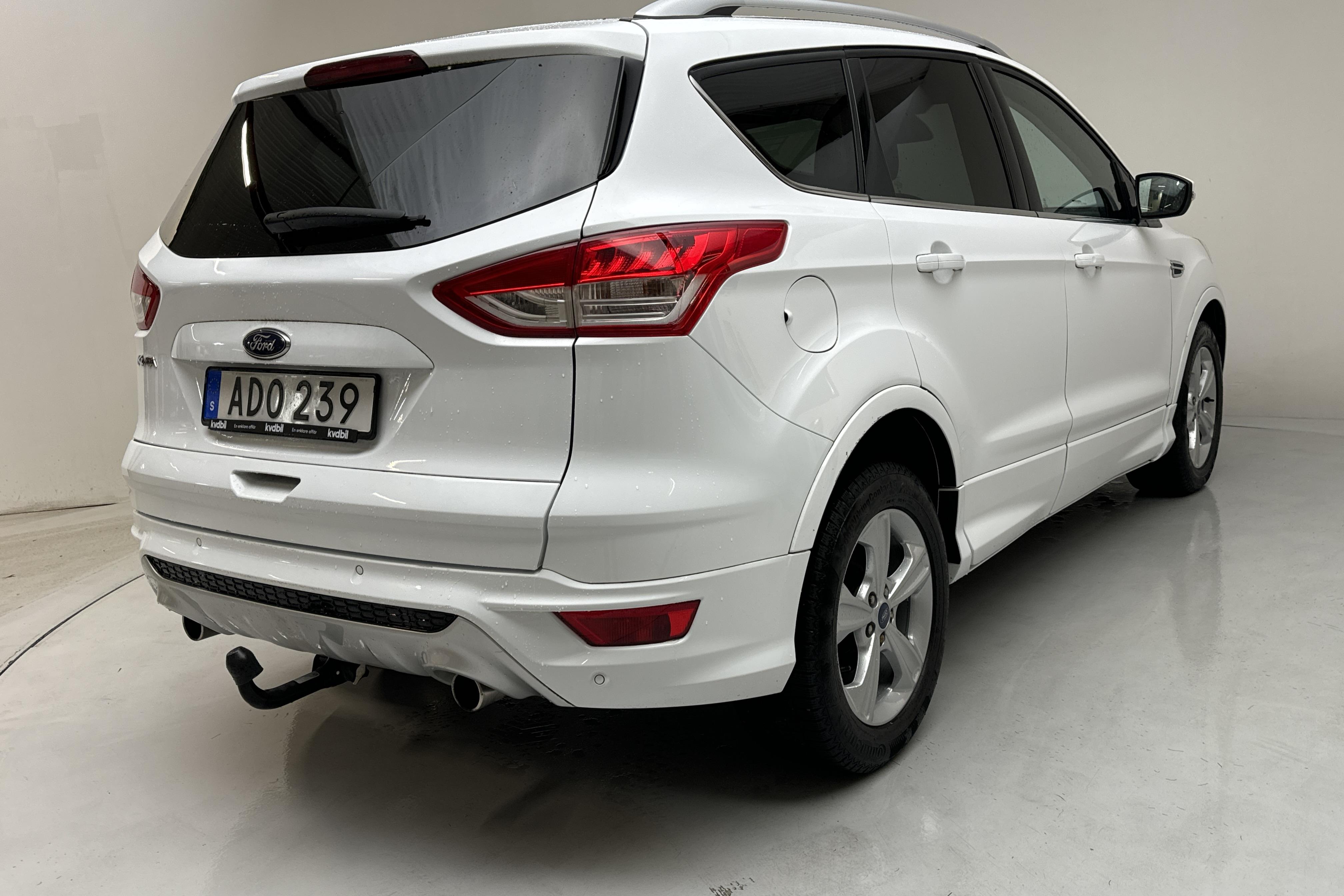 Ford Kuga 2.0 TDCi 4WD (140hk) - 138 740 km - Automatyczna - biały - 2014