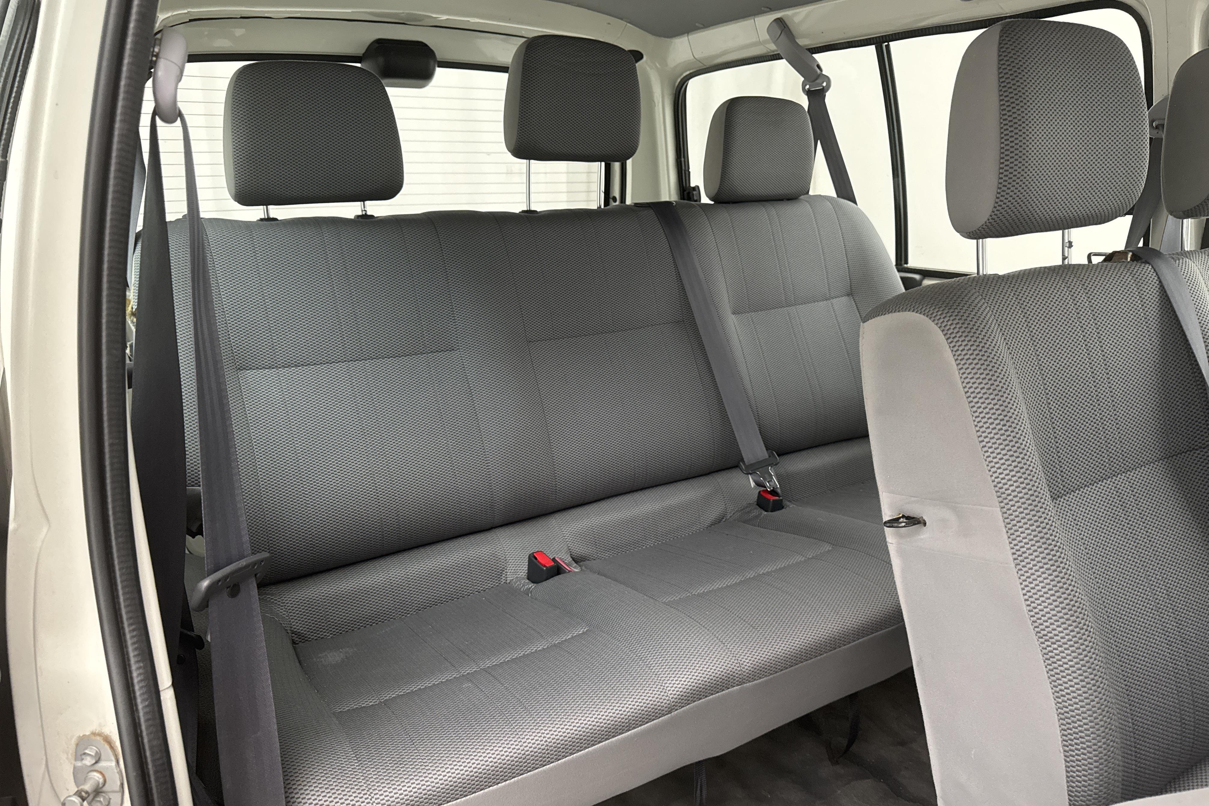 Toyota Hiace 2.5 D-4D (117hk) - 67 260 km - Käsitsi - valge - 2008