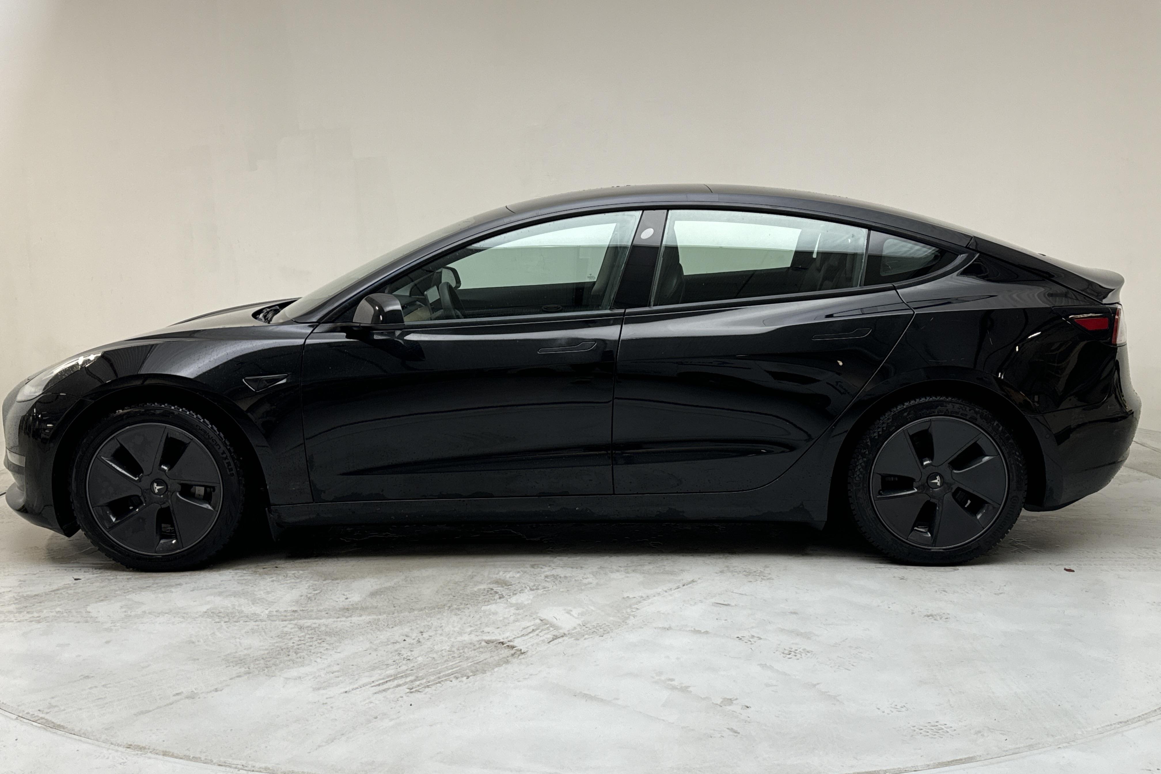 Tesla Model 3 Long Range Dual Motor AWD - 10 229 mil - Automat - svart - 2021