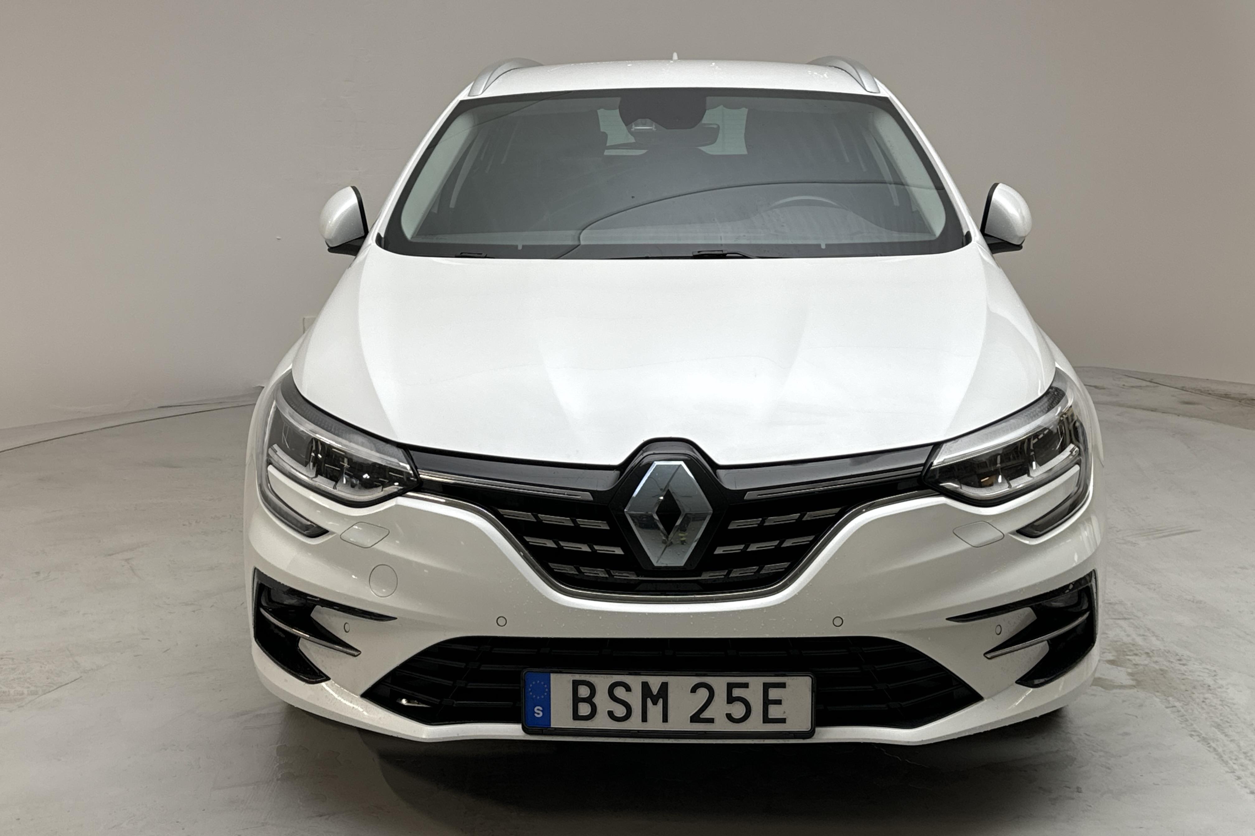 Renault Mégane 1.3 TCe Sport Tourer (140hk) - 145 130 km - Manual - white - 2021