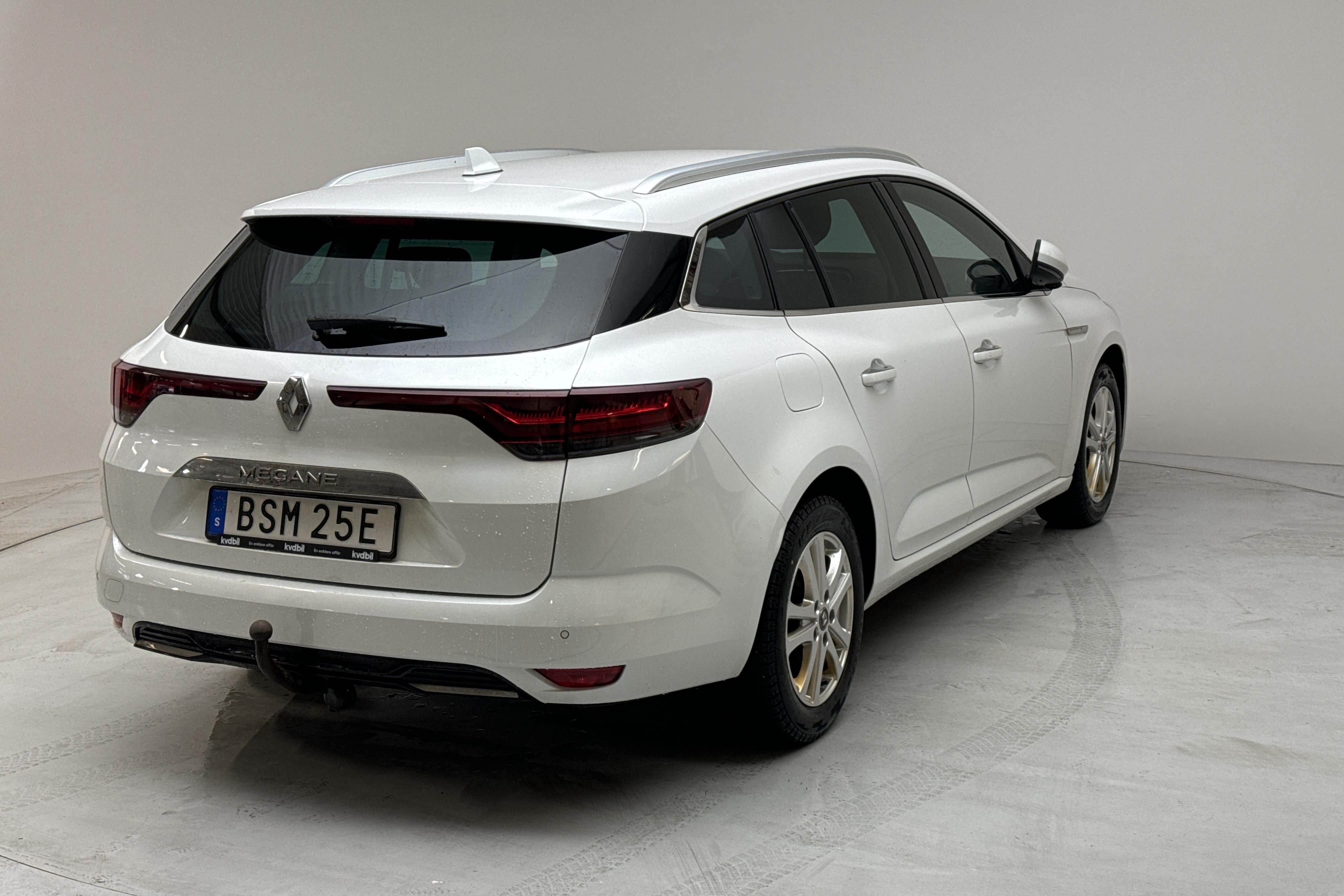 Renault Mégane 1.3 TCe Sport Tourer (140hk) - 145 130 km - Manual - white - 2021