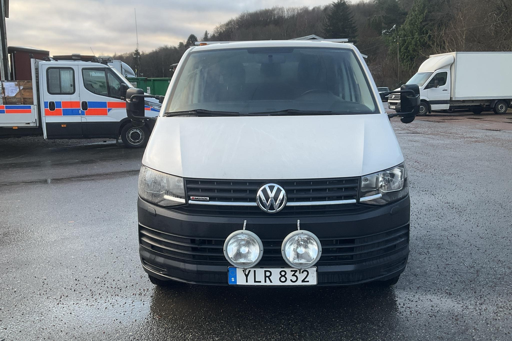 VW Transporter T6 2.0 TDI BMT 4MOTION (150hk) - 54 670 km - Käsitsi - valge - 2018