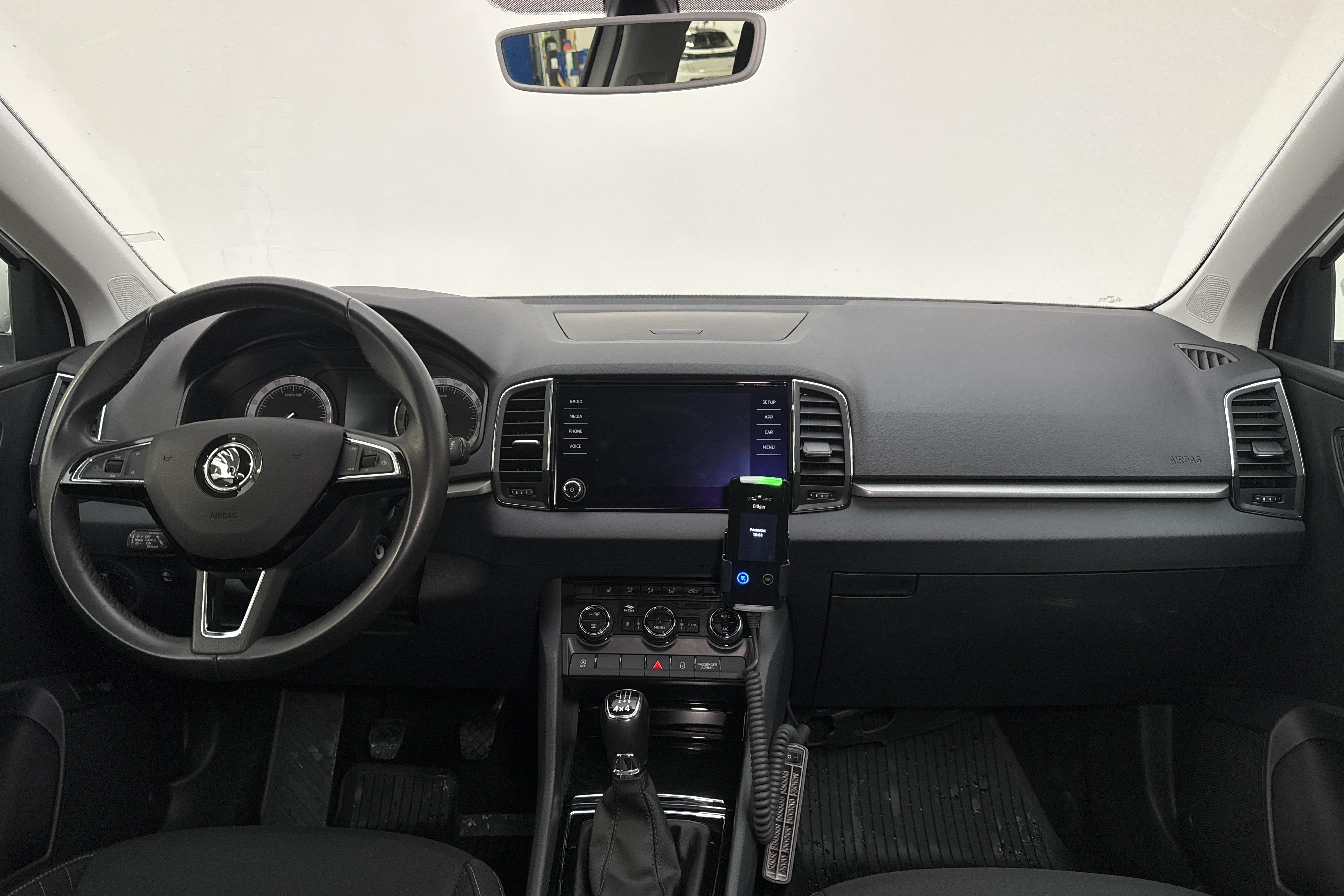 Skoda Karoq 2.0 TDI 4X4 (150hk) - 54 670 km - Manualna - biały - 2019