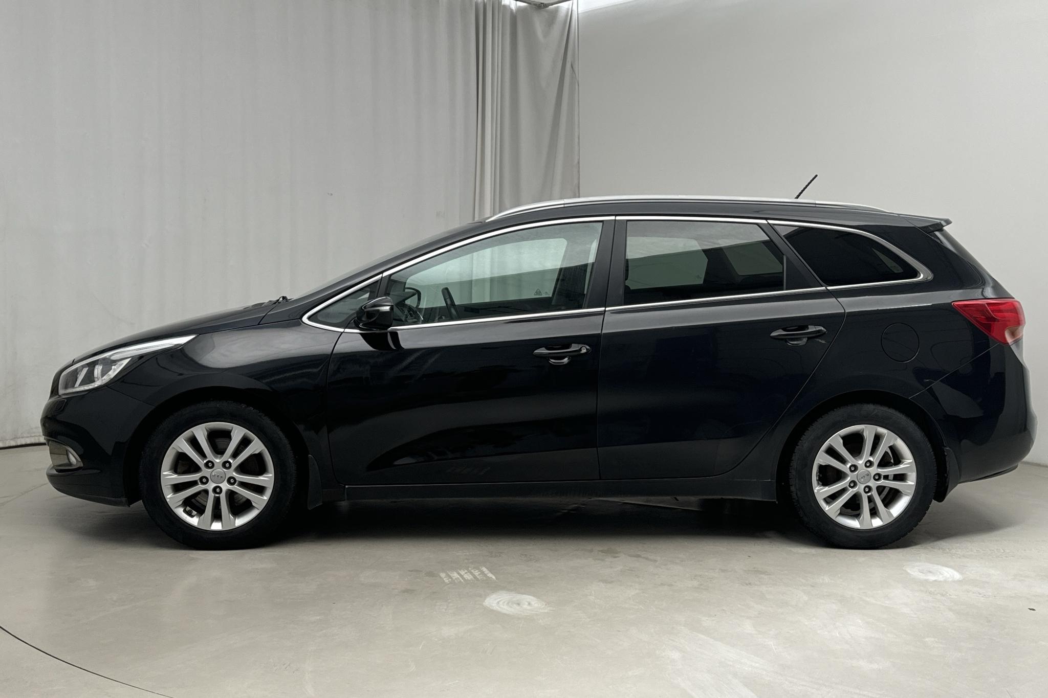 KIA Cee'd 1.6 CRDi SW (128hk) - 102 360 km - Manuaalinen - musta - 2015