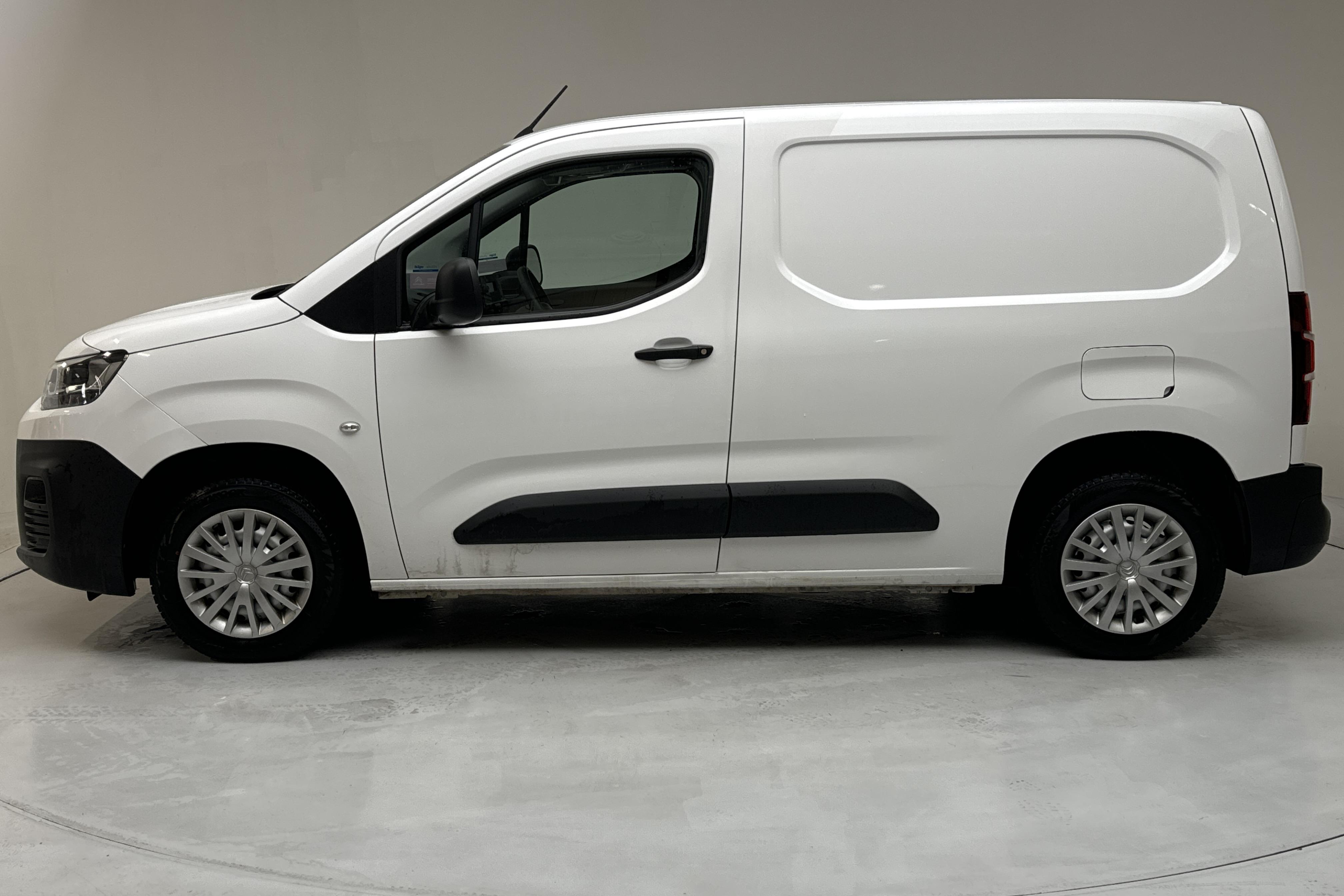 Citroen Berlingo 1.5 BlueHDi Skåp (75hk) - 73 850 km - Manualna - biały - 2020