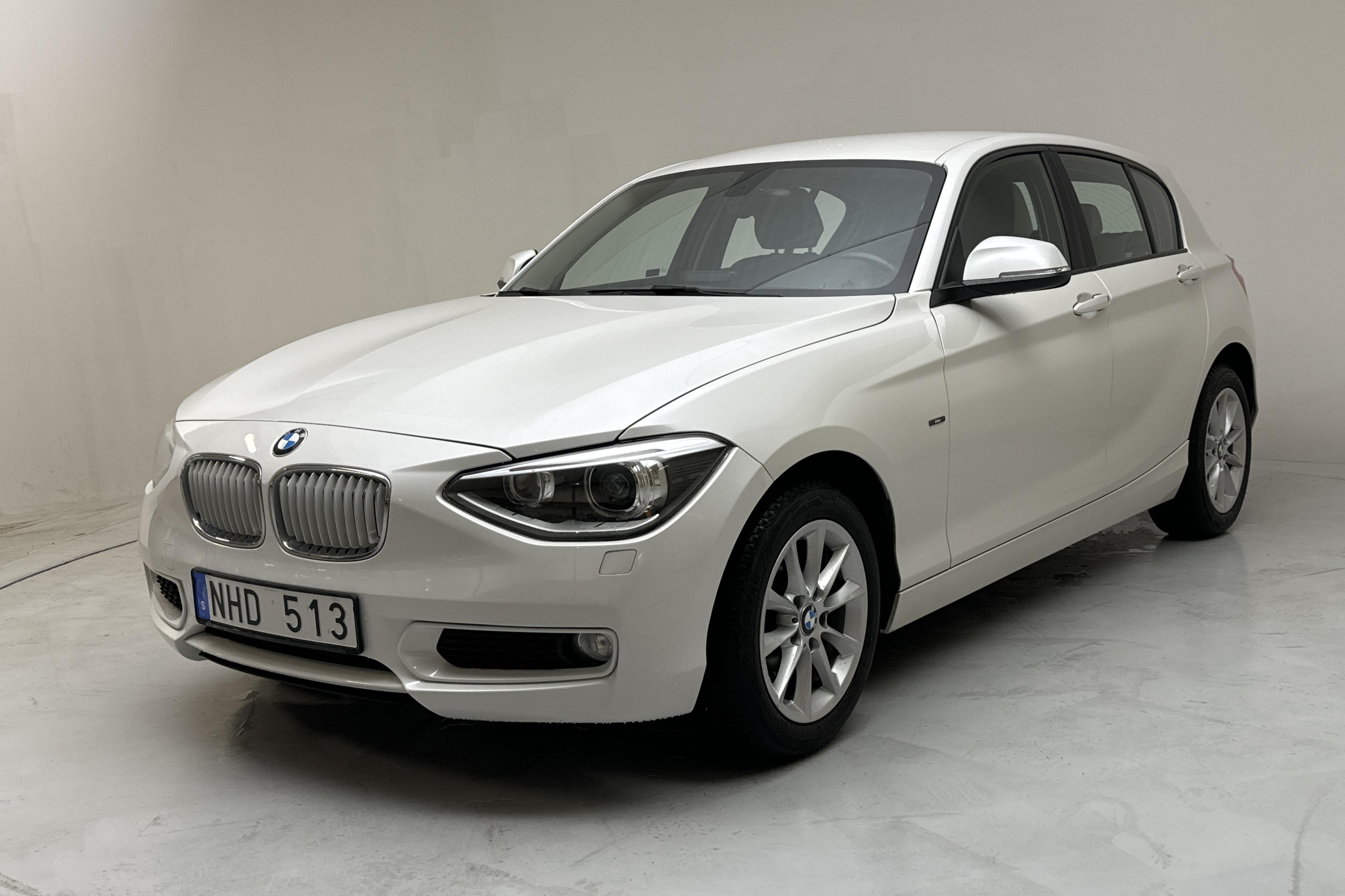 BMW 118d 5dr, F20 (143hk) - 13 553 mil - Manuell - vit - 2013