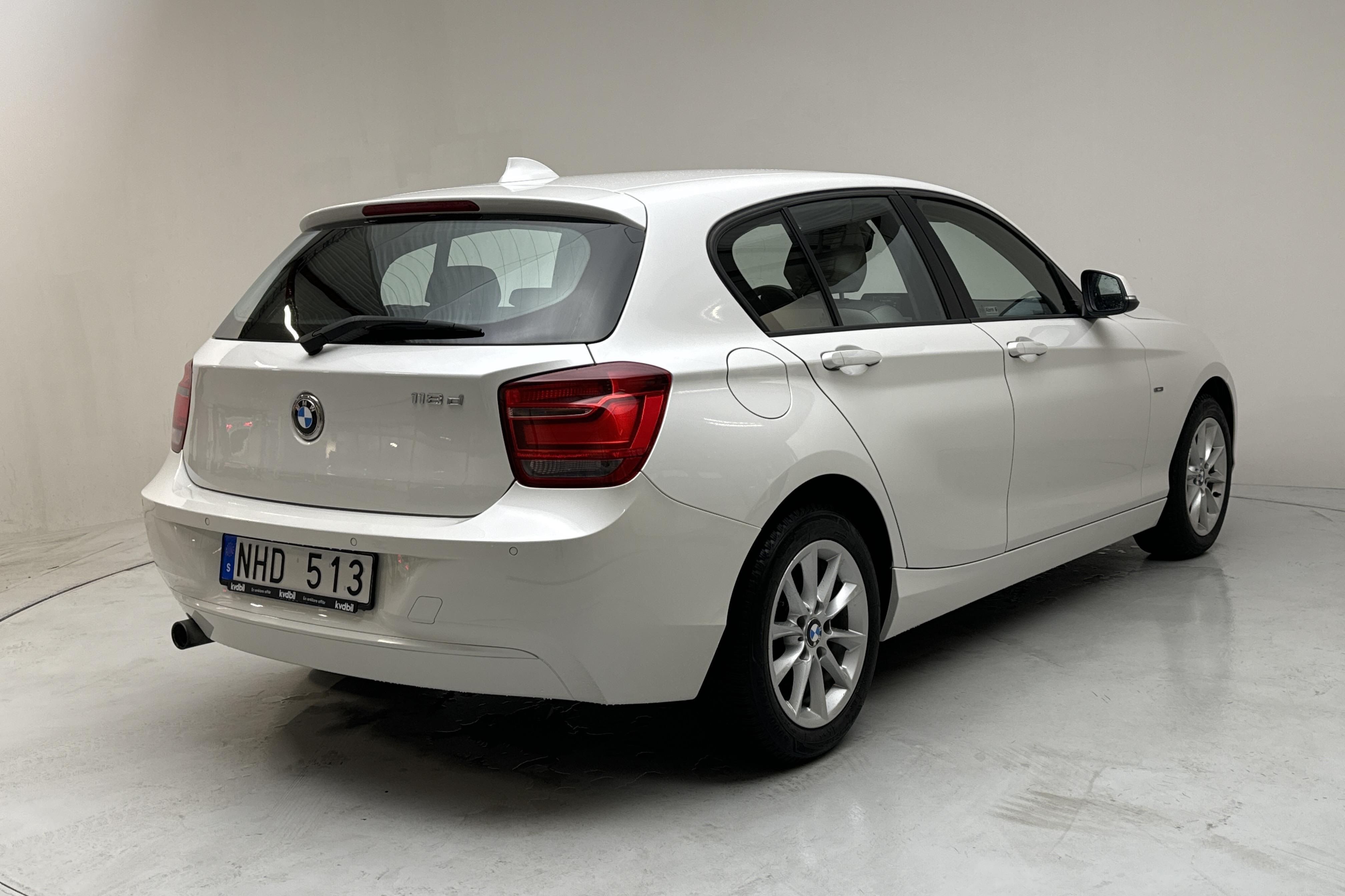 BMW 118d 5dr, F20 (143hk) - 13 553 mil - Manuell - vit - 2013