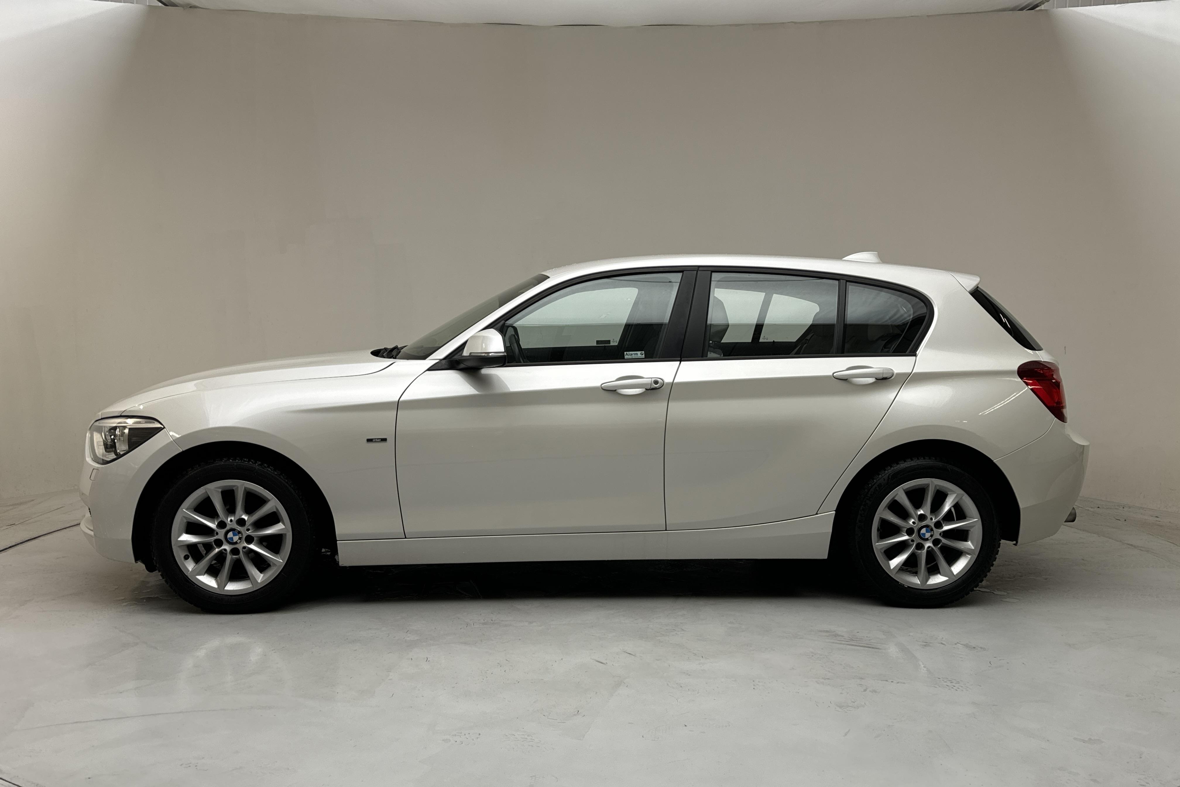 BMW 118d 5dr, F20 (143hk) - 13 553 mil - Manuell - vit - 2013