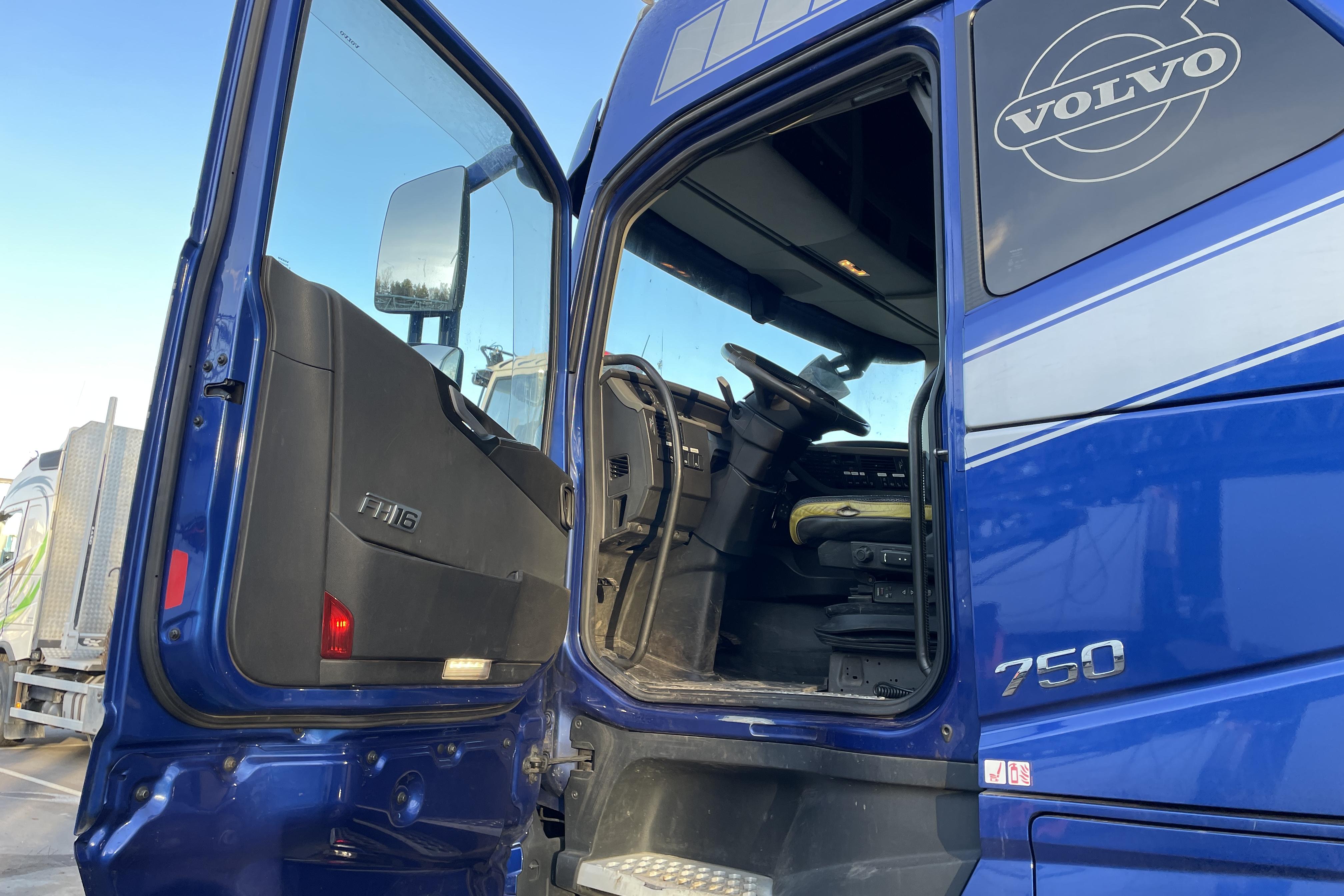 Volvo FH 750 - 870 267 km - Automat - 2019