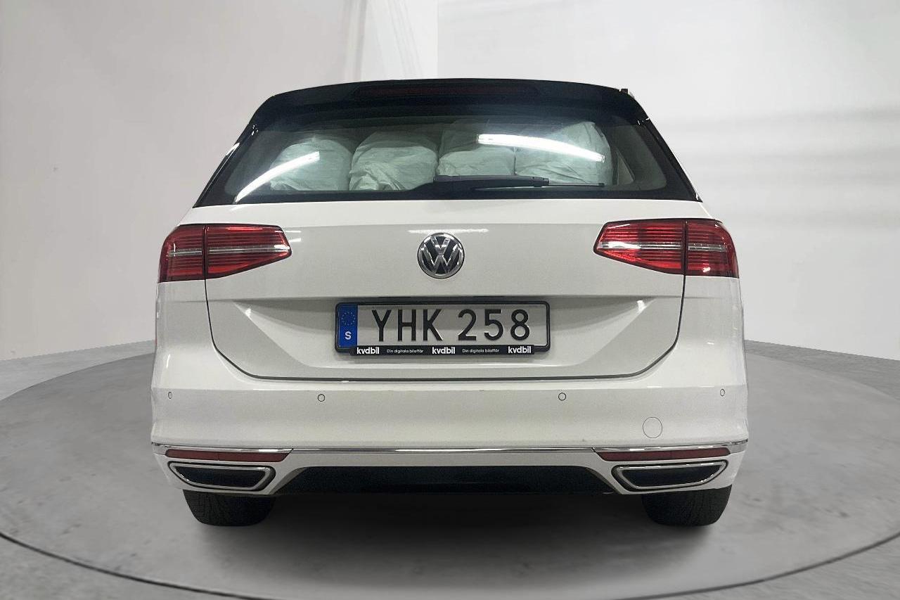 VW Passat 2.0 TDI Sportscombi 4MOTION (190hk) - 31 027 mil - Automat - vit - 2017