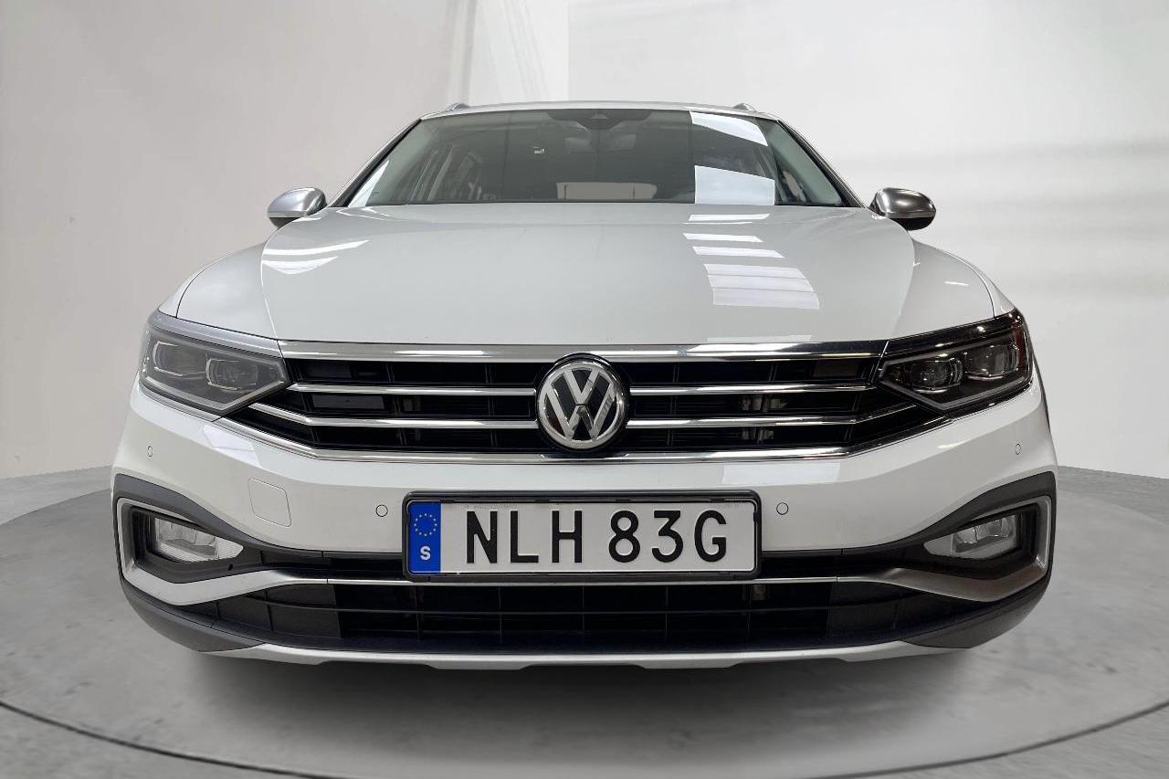 VW Passat Alltrack 2.0 TDI 4MOTION (190hk) - 102 140 km - Automatyczna - biały - 2020