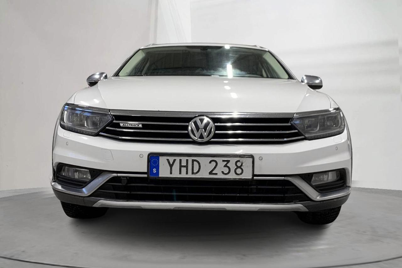 VW Passat Alltrack 2.0 TDI 4MOTION (190hk) - 24 447 mil - Automat - vit - 2017