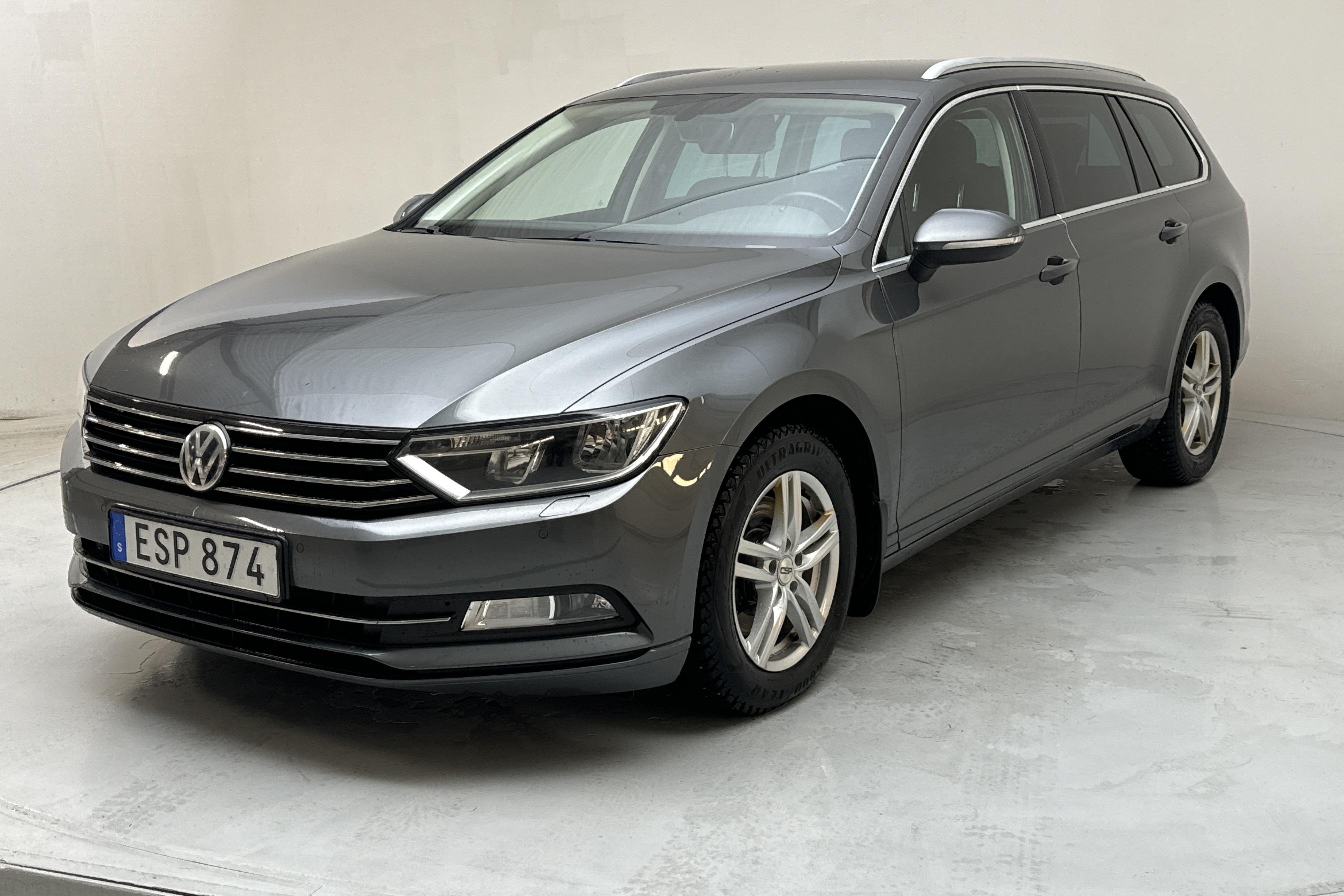 VW Passat 2.0 TDI Sportscombi (150hk) - 19 925 mil - Manuell - Dark Grey - 2016