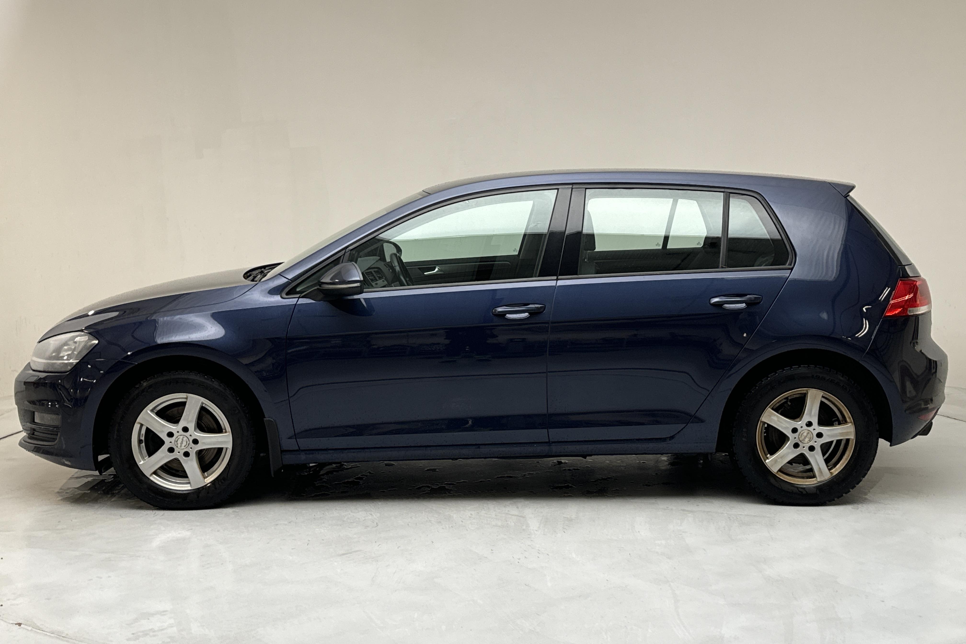 VW Golf VII 1.2 TSI 5dr (105hk) - 130 760 km - Käsitsi - Dark Blue - 2014