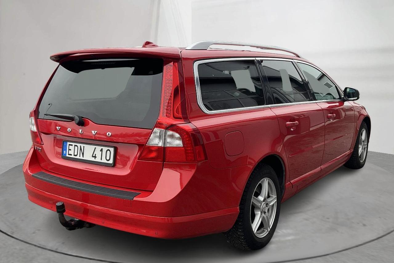 Volvo V70 II 2.0 (213hk) - 173 830 km - Automaattinen - punainen - 2013