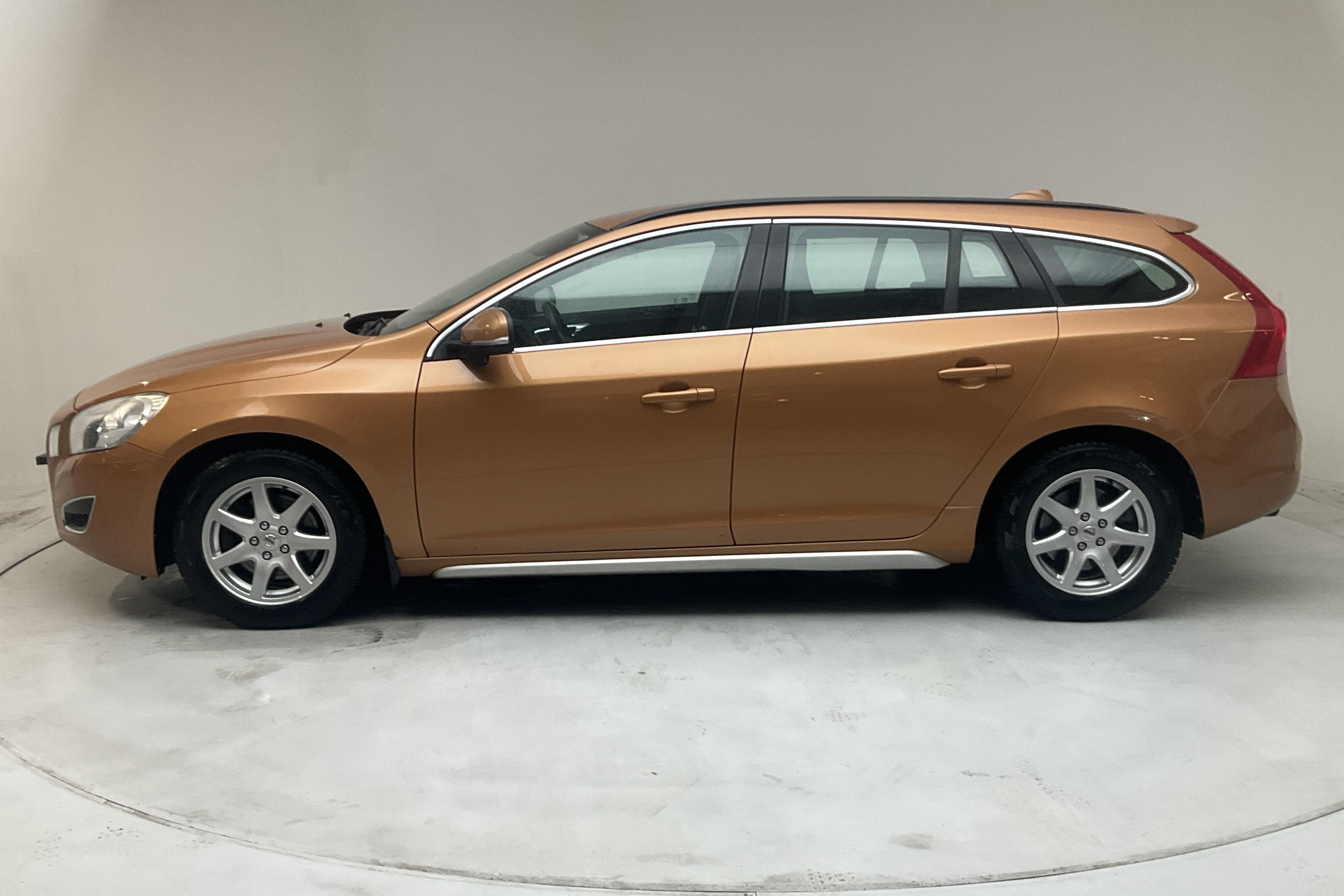 Volvo V60 D3 (163hk) - 25 037 mil - Automat - brun - 2011