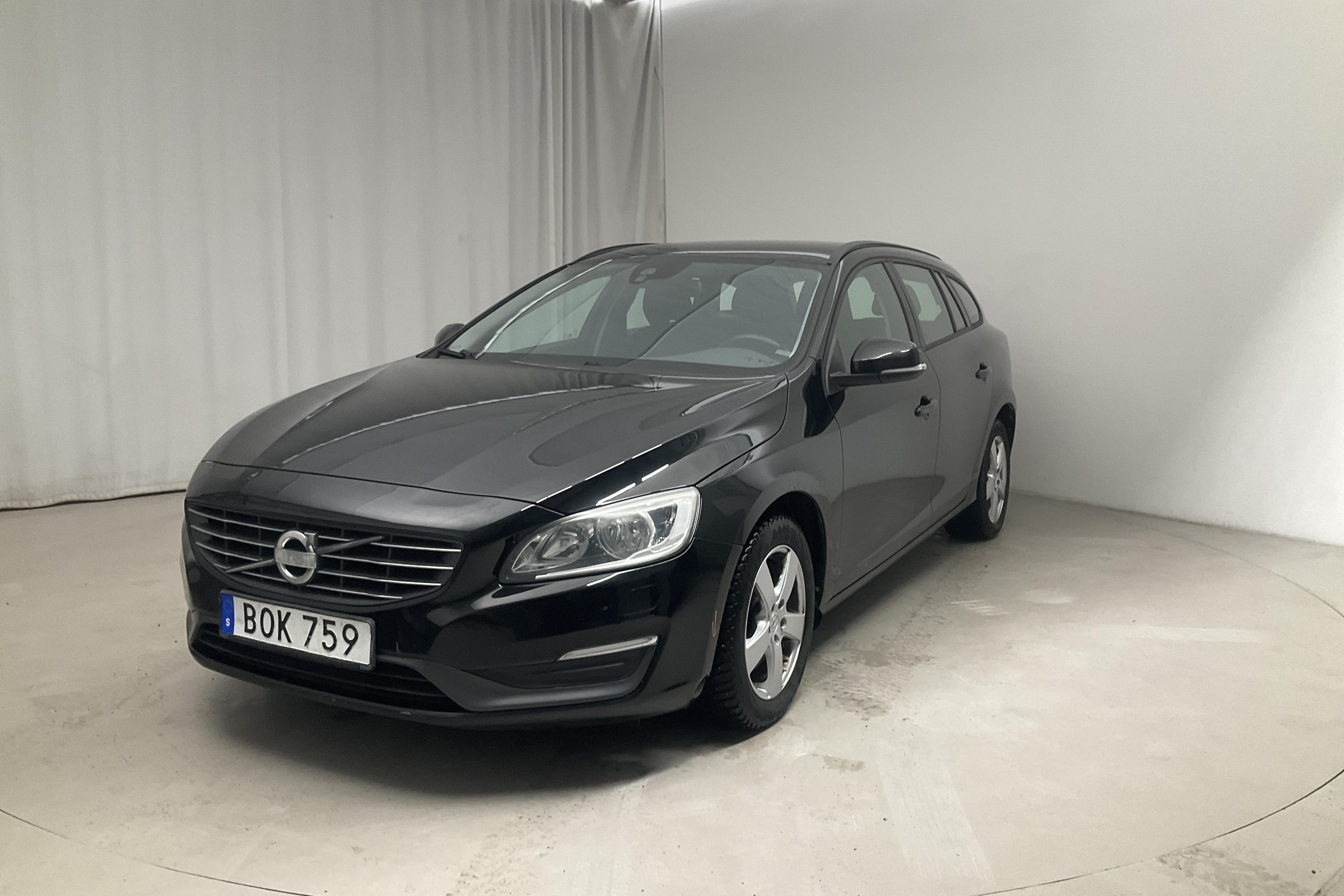 Volvo V60 D2 (115hk) - 162 470 km - Manual - black - 2014