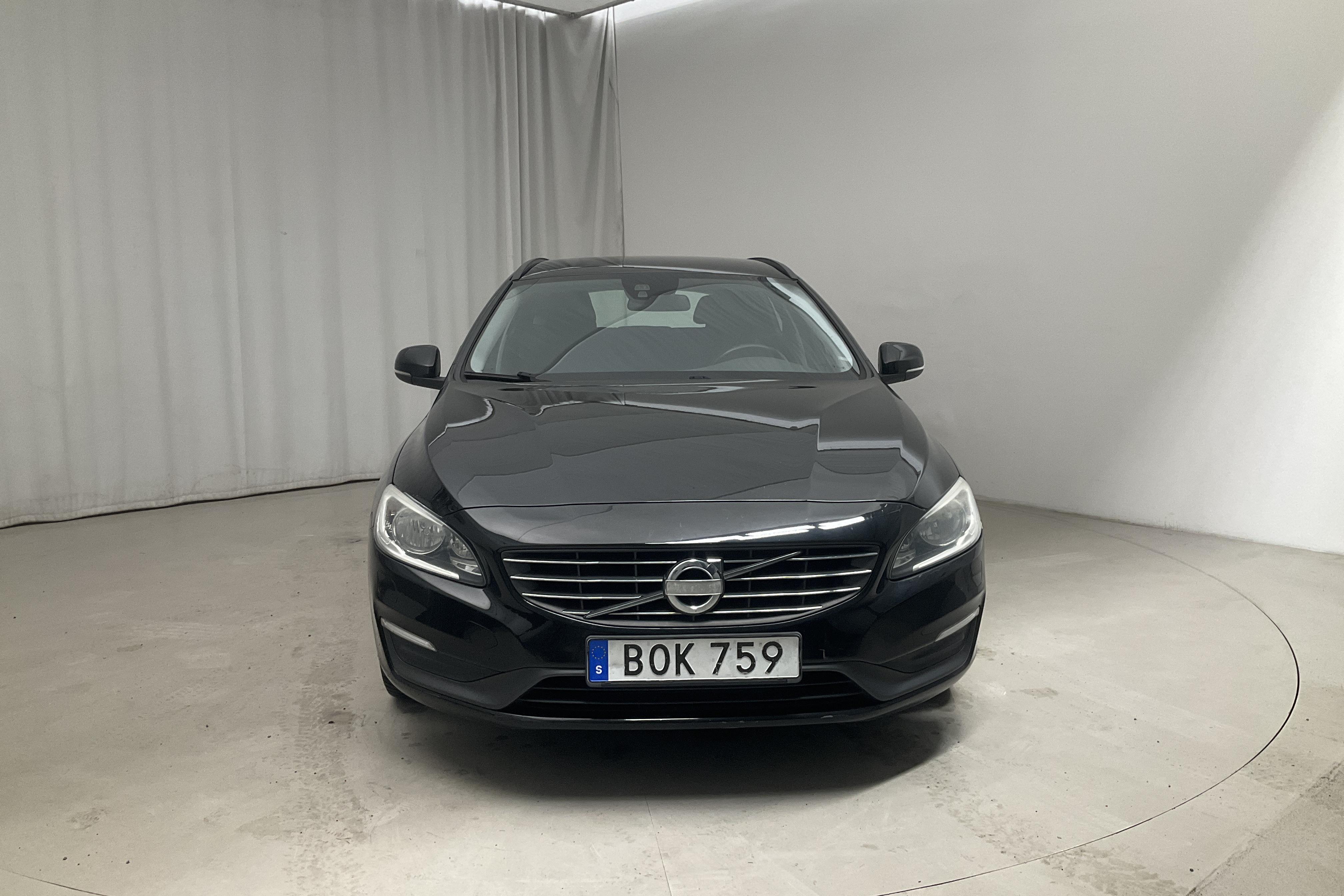 Volvo V60 D2 (115hk) - 162 470 km - Manual - black - 2014