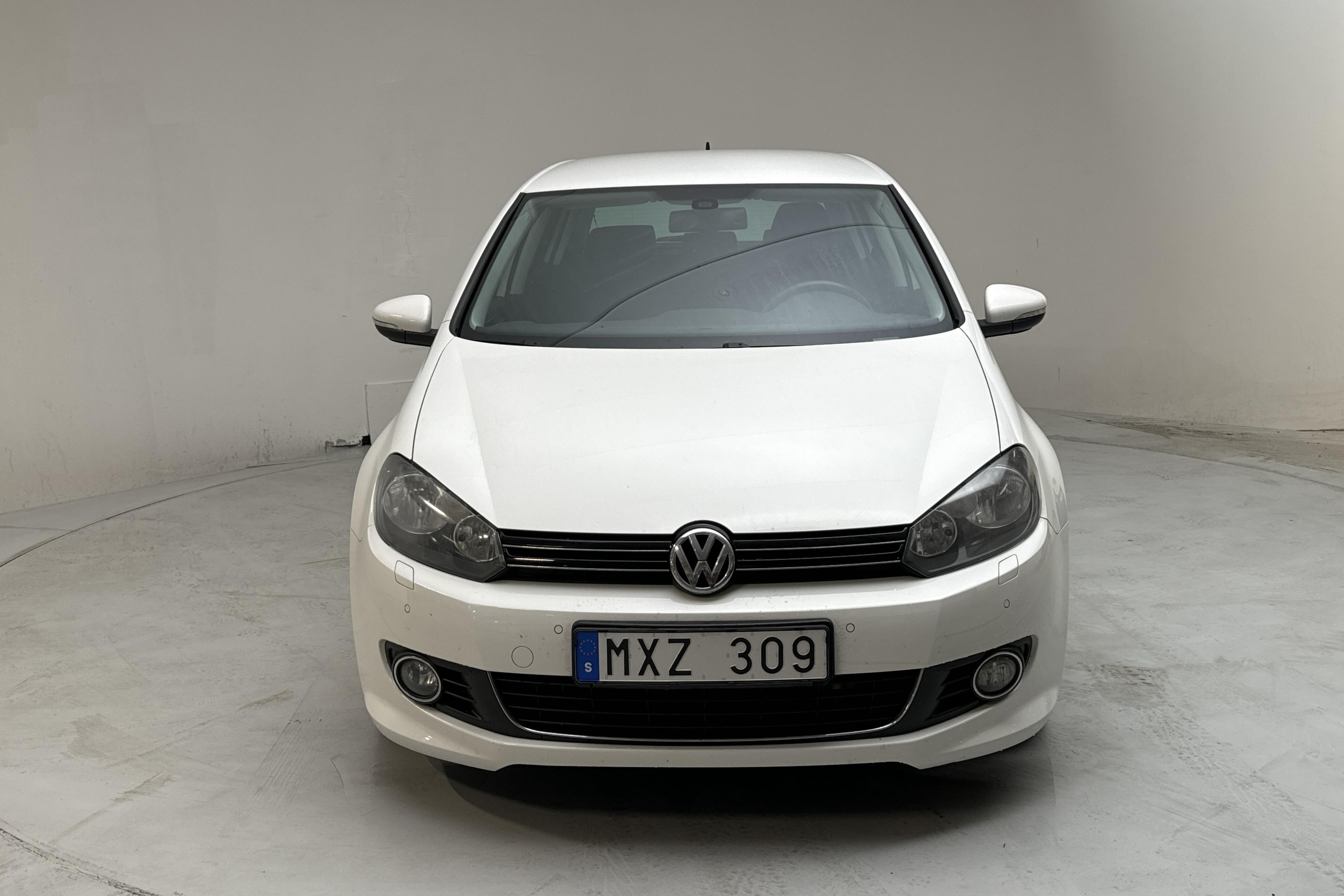 VW Golf VI 1.6 TDI BlueMotion Technology 5dr (105hk) - 5 341 mil - Automat - vit - 2013