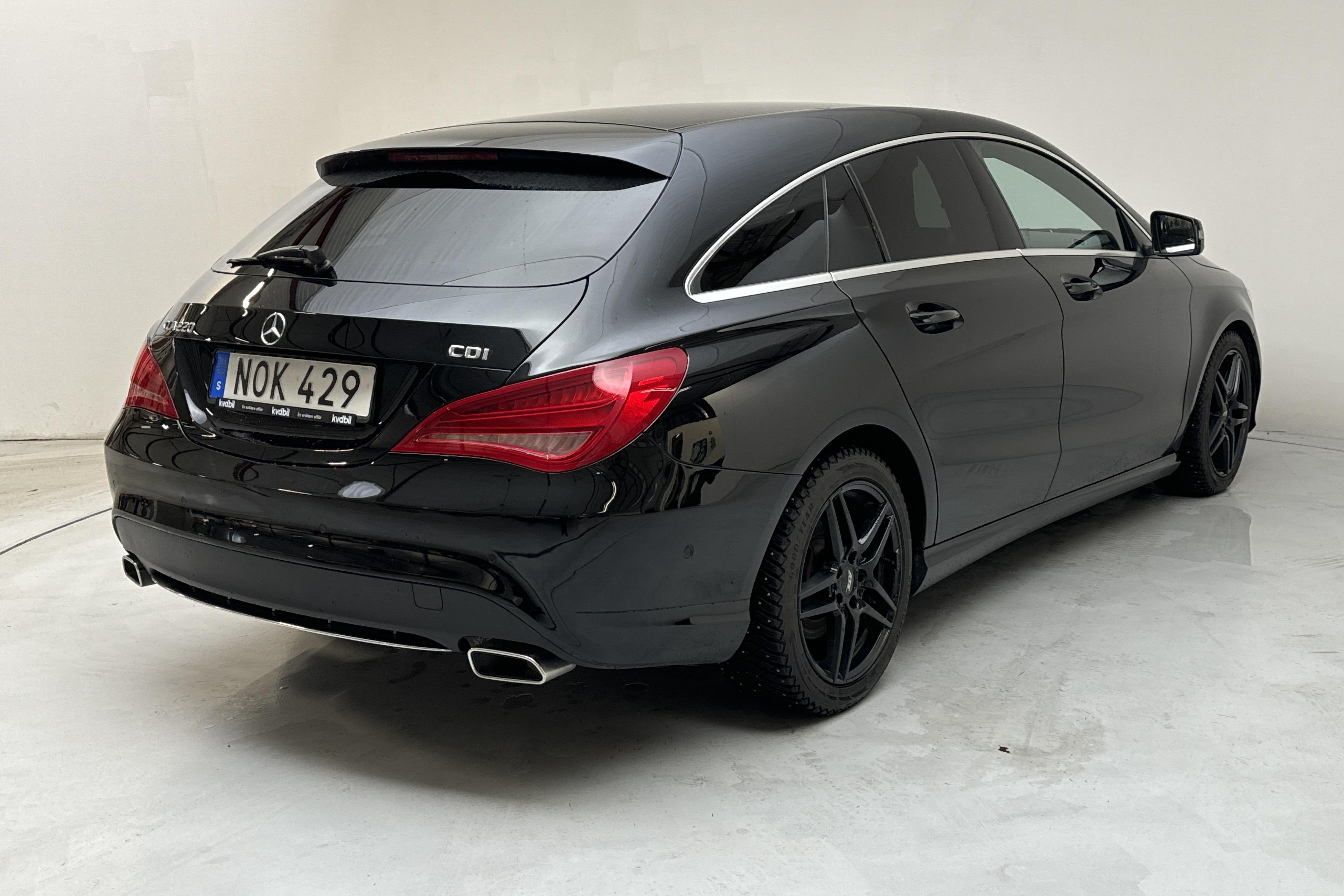 Mercedes CLA 220 CDI Shooting Brake (177hk) - 183 450 km - Automatic - black - 2015