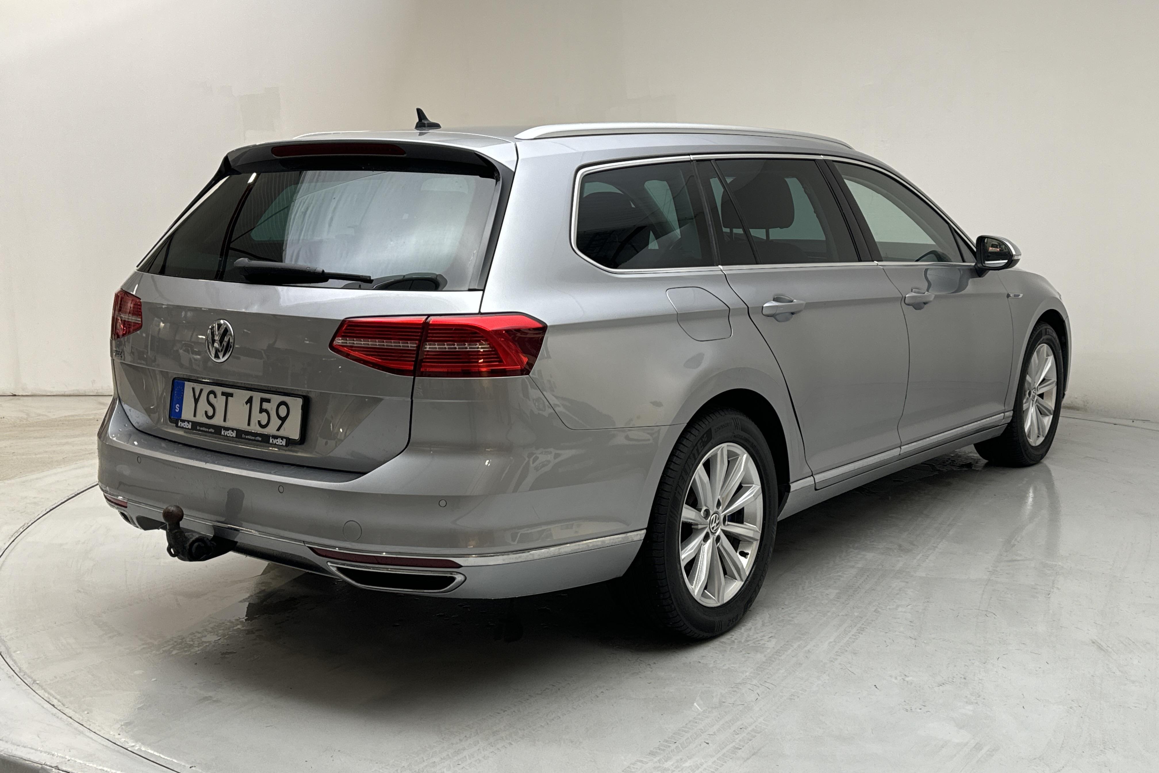 VW Passat 1.4 Plug-in-Hybrid Sportscombi (218hk) - 12 306 mil - Automat - silver - 2018