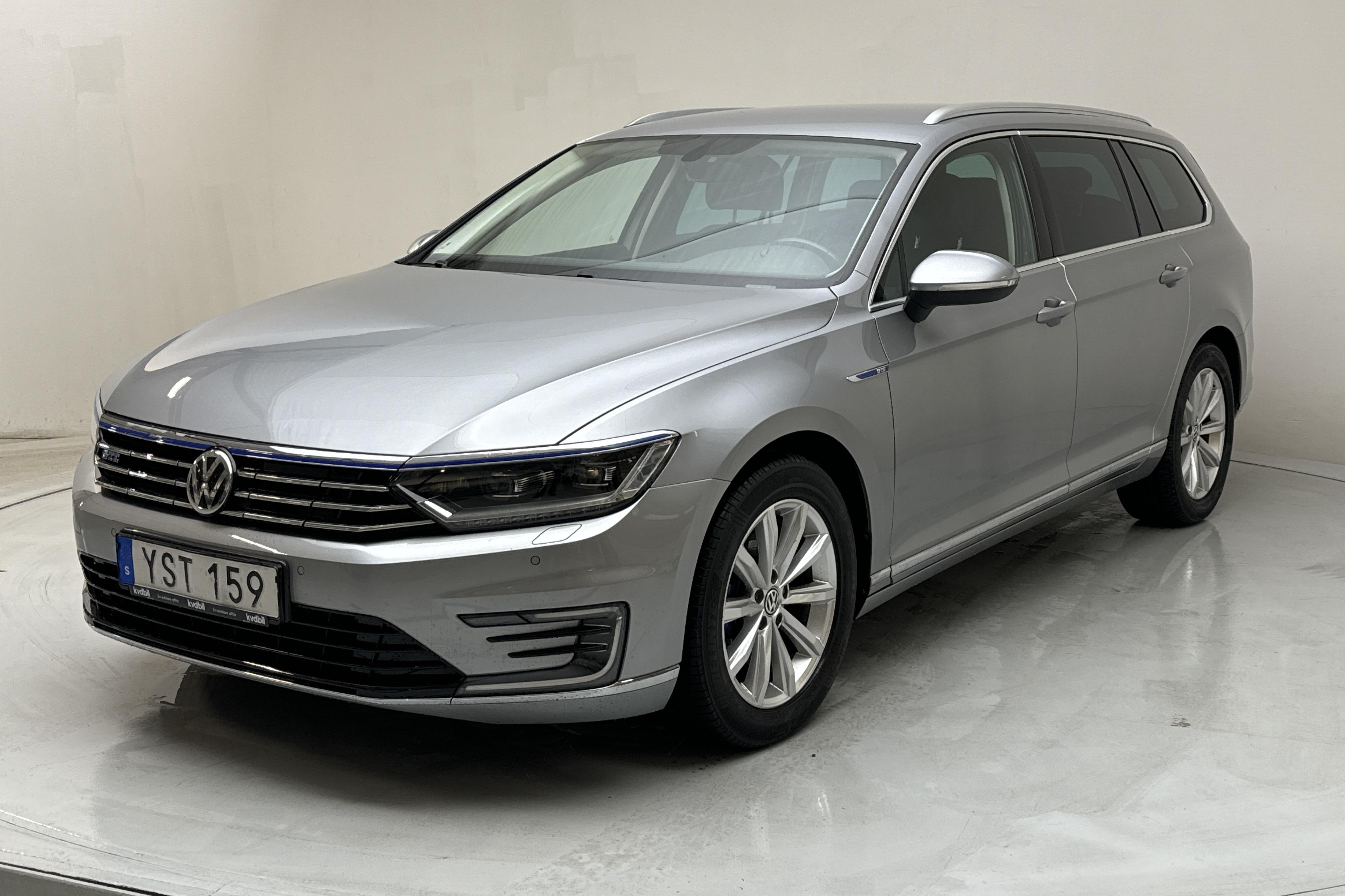 VW Passat 1.4 Plug-in-Hybrid Sportscombi (218hk) - 12 306 mil - Automat - silver - 2018