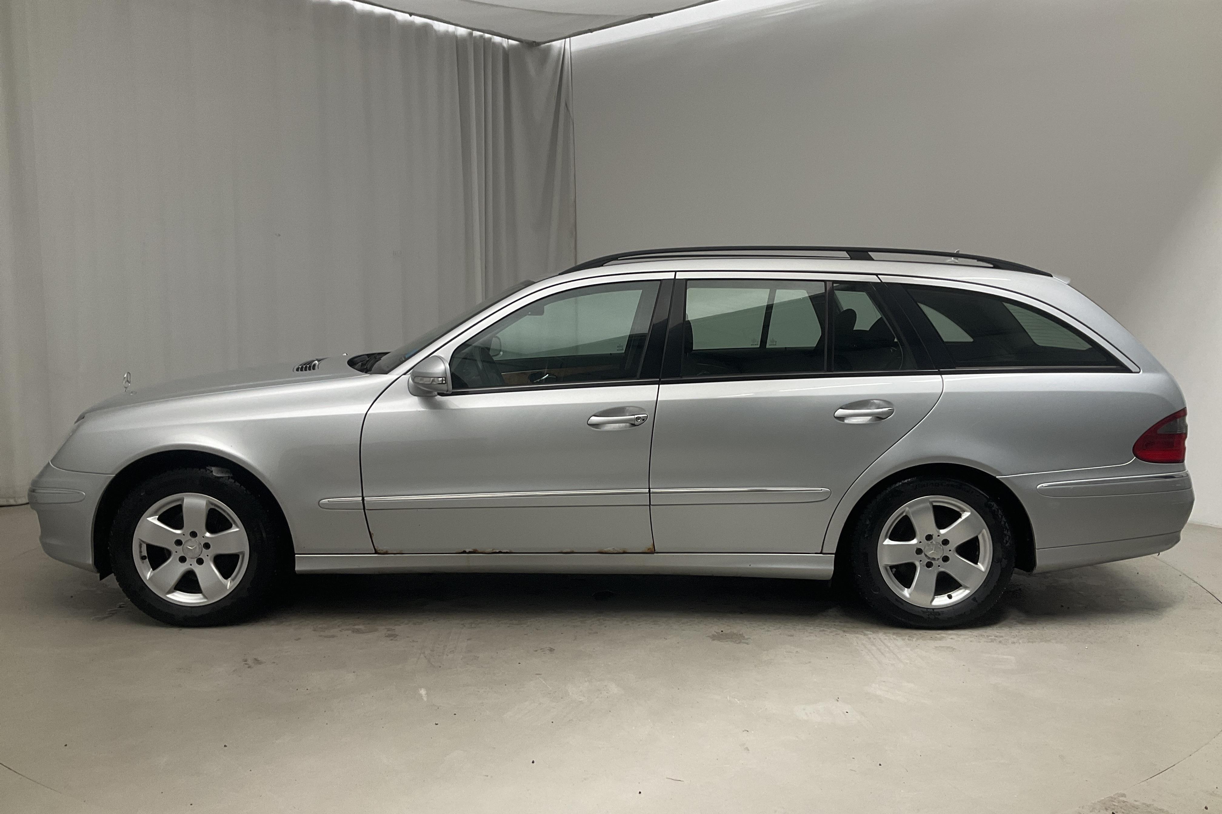 Mercedes E 200 Kompressor Kombi W211 (184hk) - 133 760 km - Automatic - silver - 2008