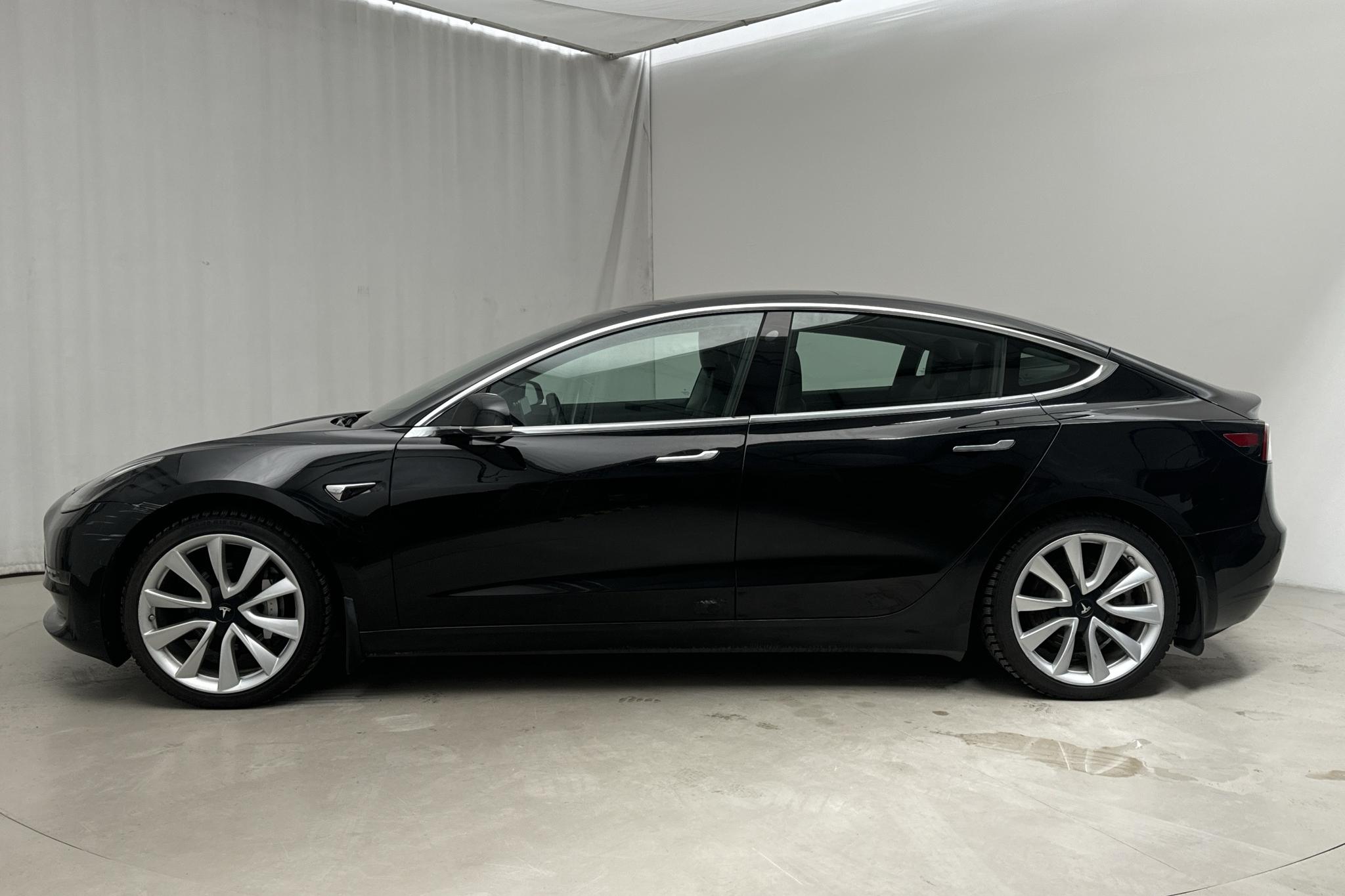 Tesla Model 3 Long Range Dual Motor AWD - 18 306 mil - Automat - svart - 2019