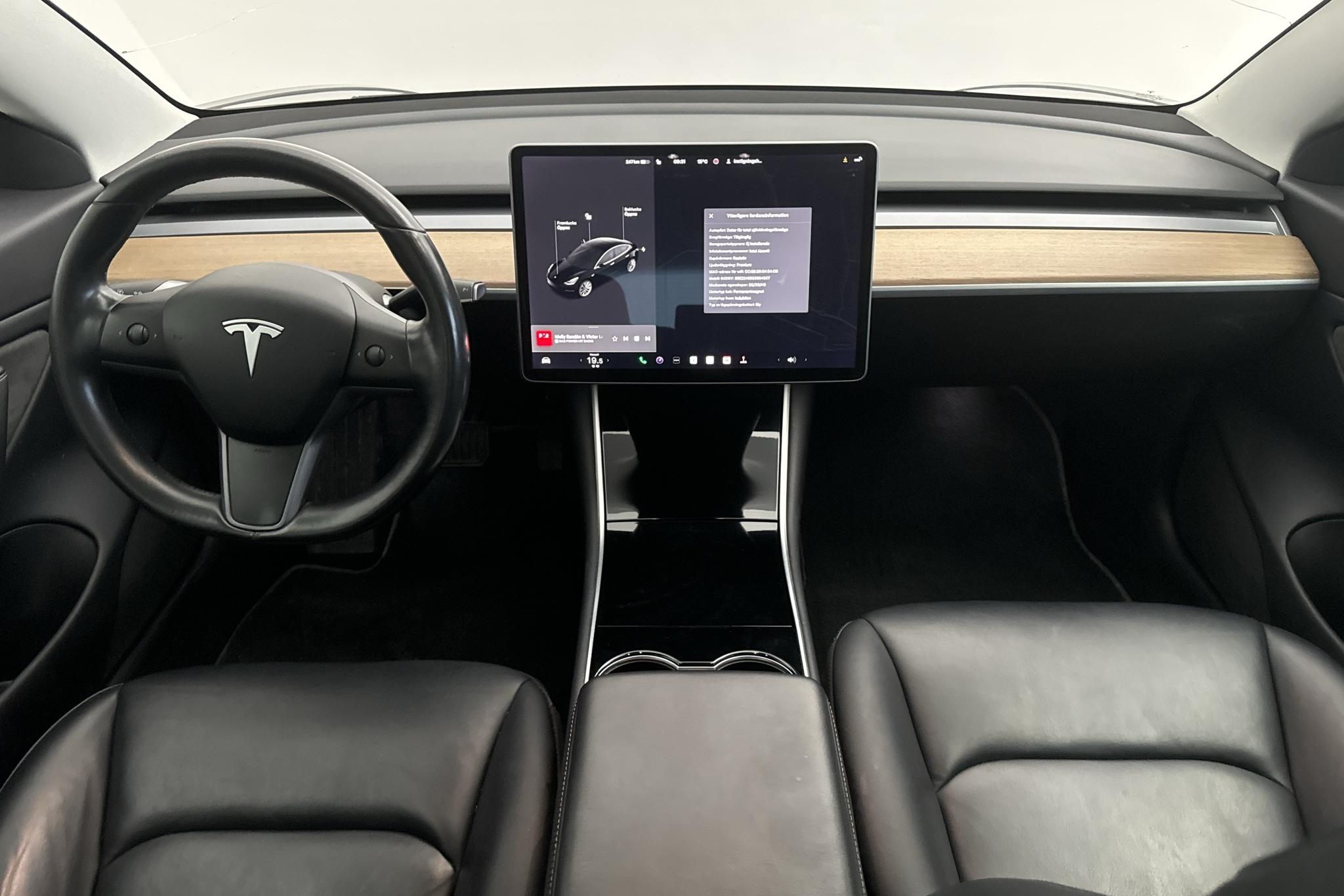 Tesla Model 3 Long Range Dual Motor AWD - 18 306 mil - Automat - svart - 2019