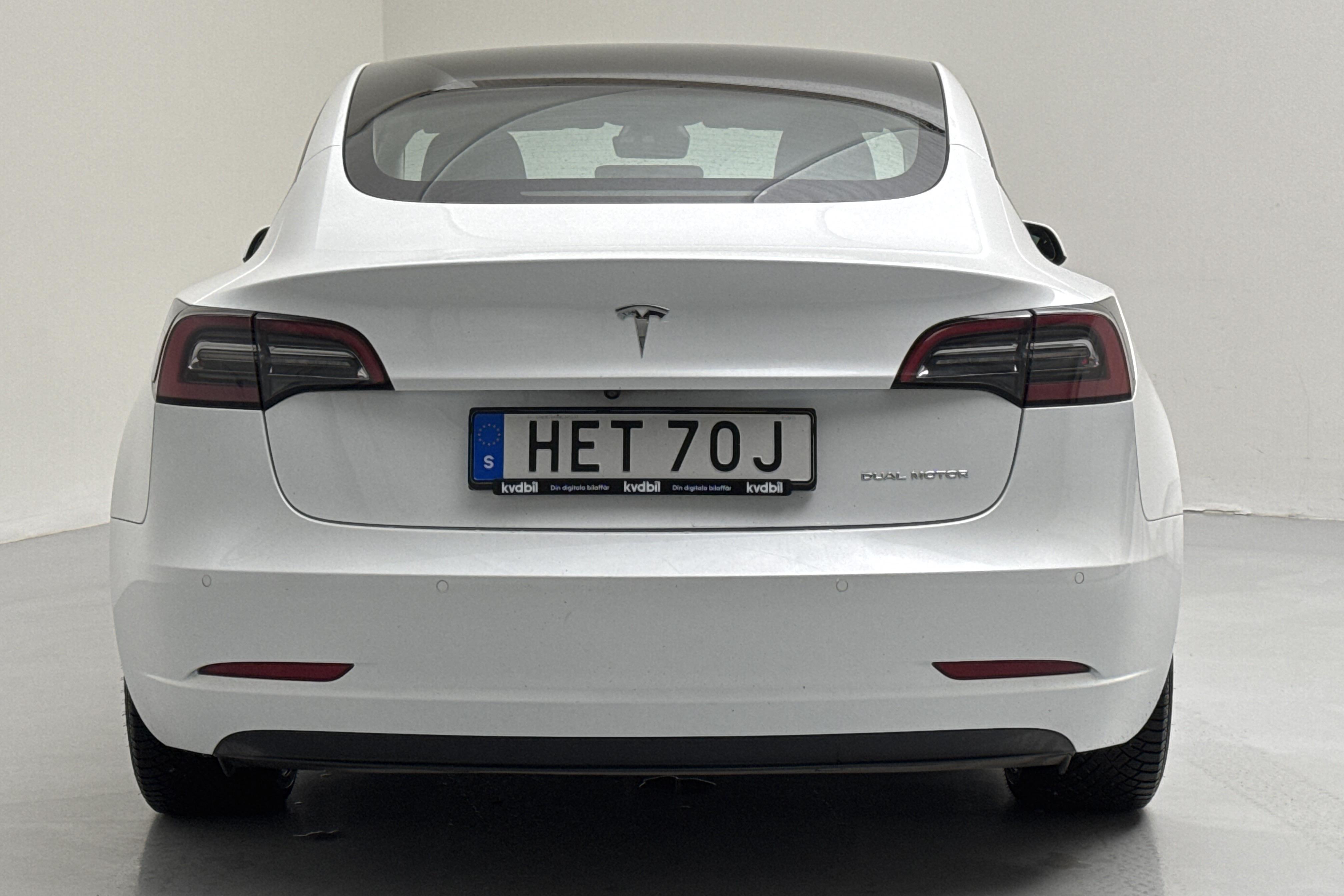 Tesla Model 3 Long Range Dual Motor AWD - 12 329 mil - Automat - vit - 2021