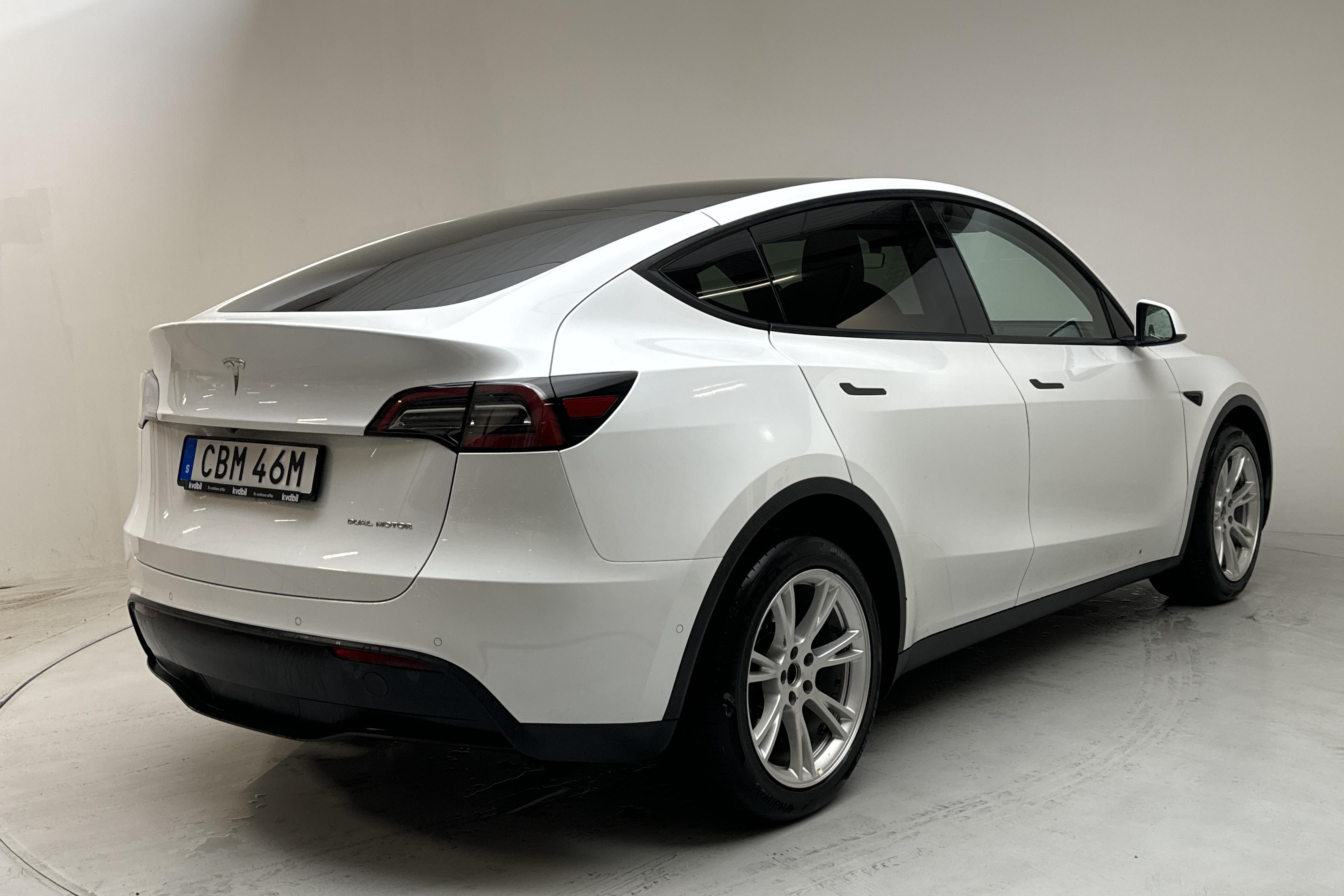 Tesla Model Y Long Range Dual Motor AWD - 92 590 km - Automatic - white - 2021