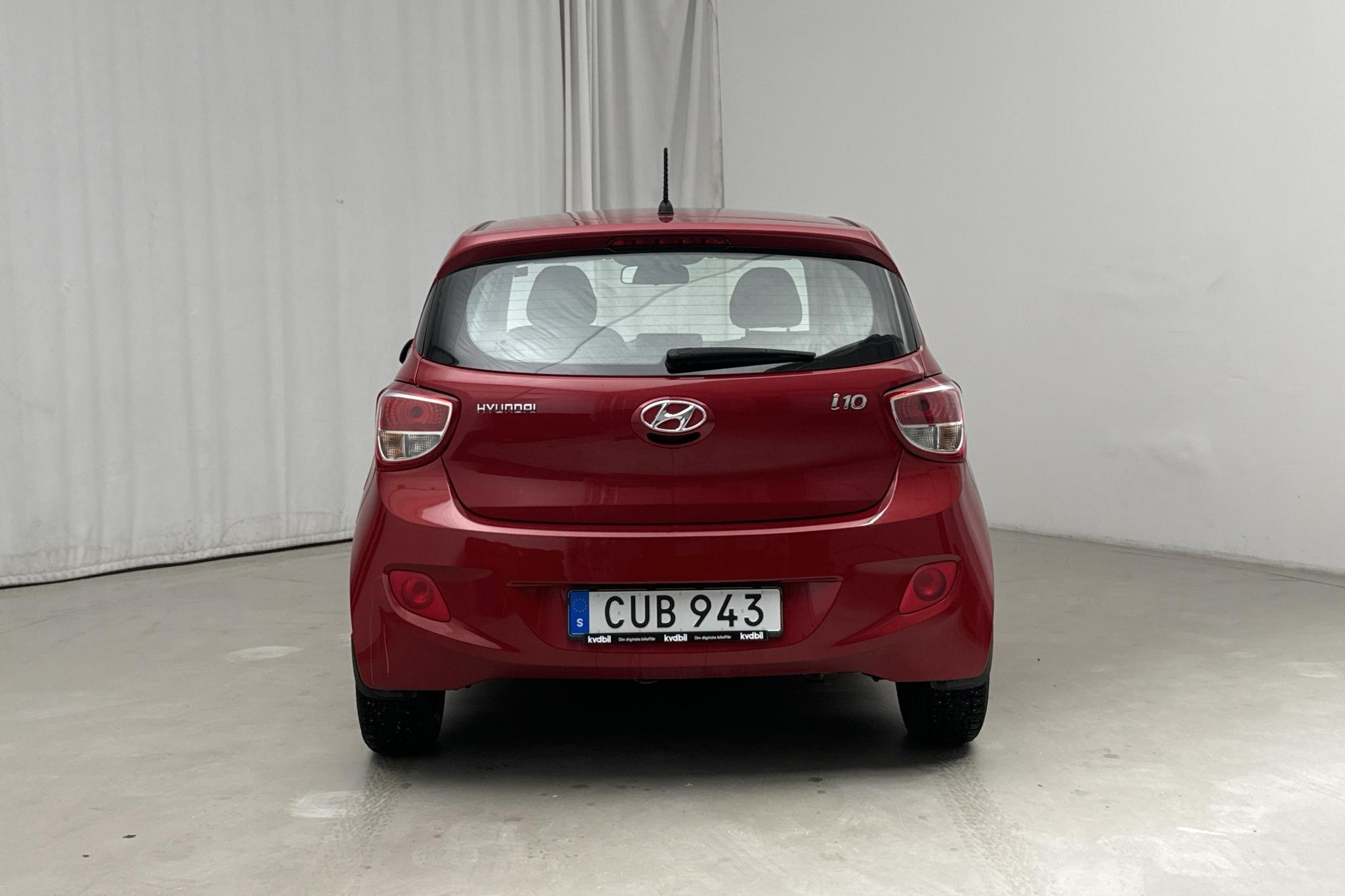 Hyundai i10 1.0 (66hk) - 3 761 mil - Automat - röd - 2015