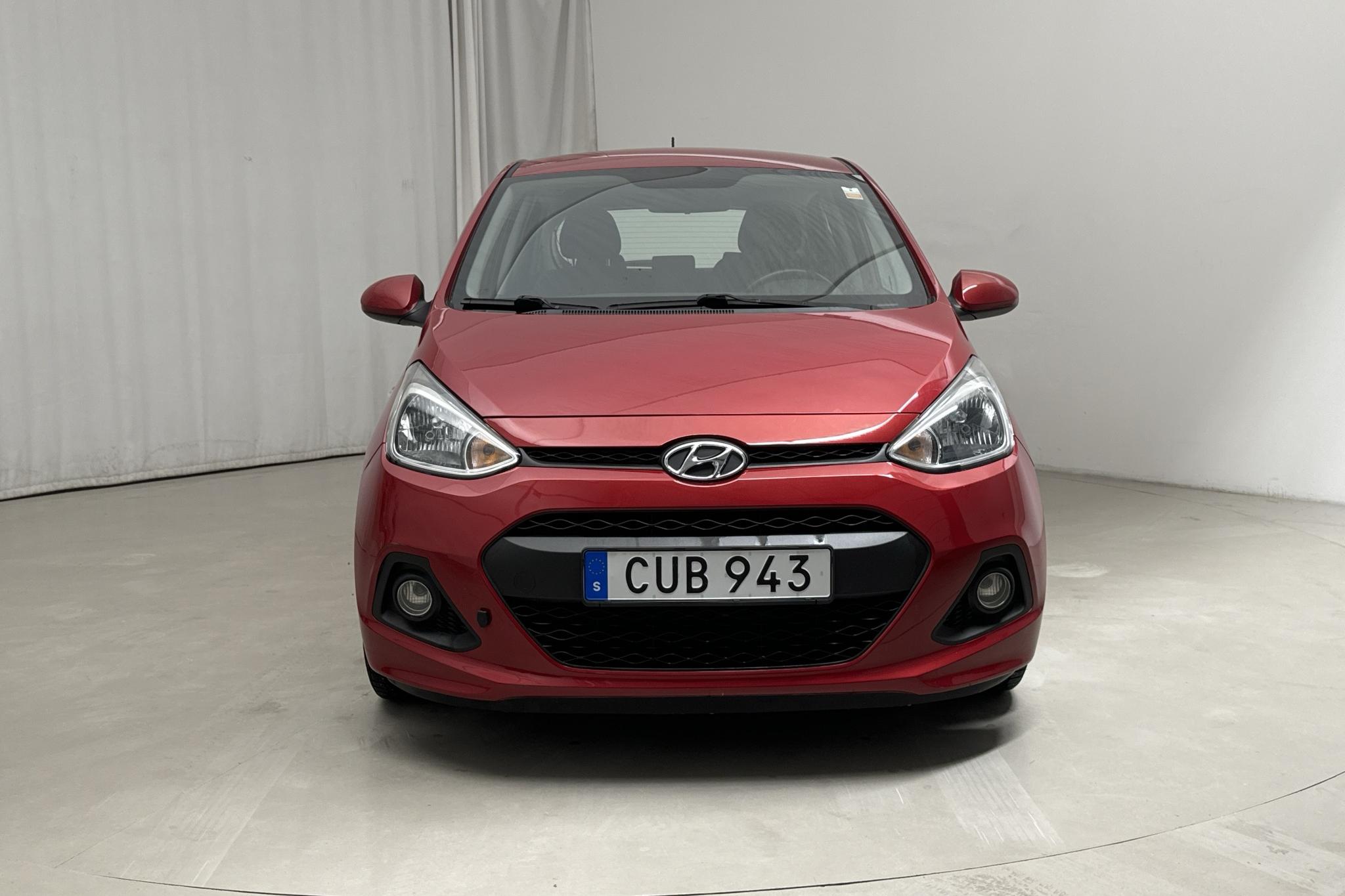 Hyundai i10 1.0 (66hk) - 3 761 mil - Automat - röd - 2015