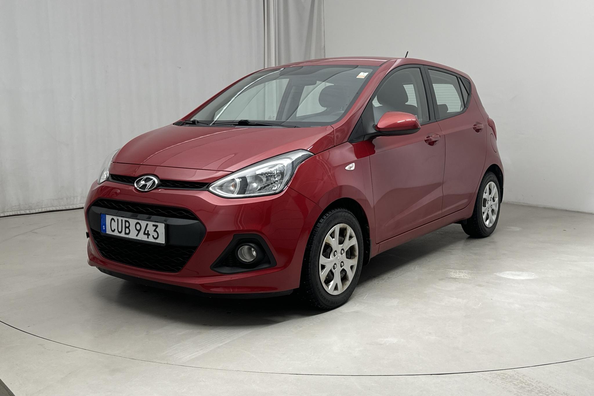 Hyundai i10 1.0 (66hk) - 3 761 mil - Automat - röd - 2015