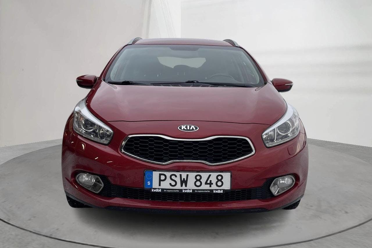 KIA Cee'd 1.6 SW (135hk) - 77 650 km - Manualna - czerwony - 2014