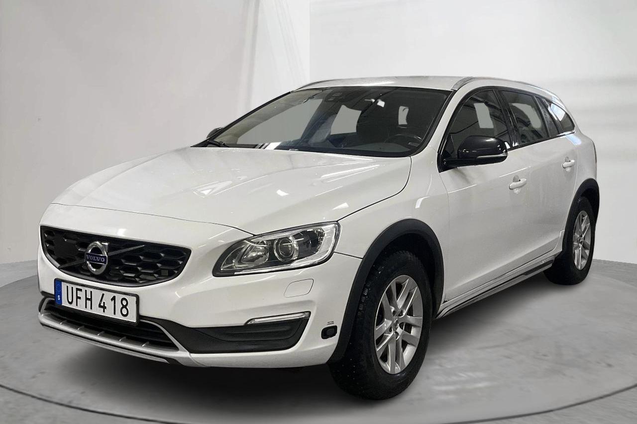 Volvo V60 D3 Cross Country (150hk) - 11 870 mil - Automat - vit - 2018