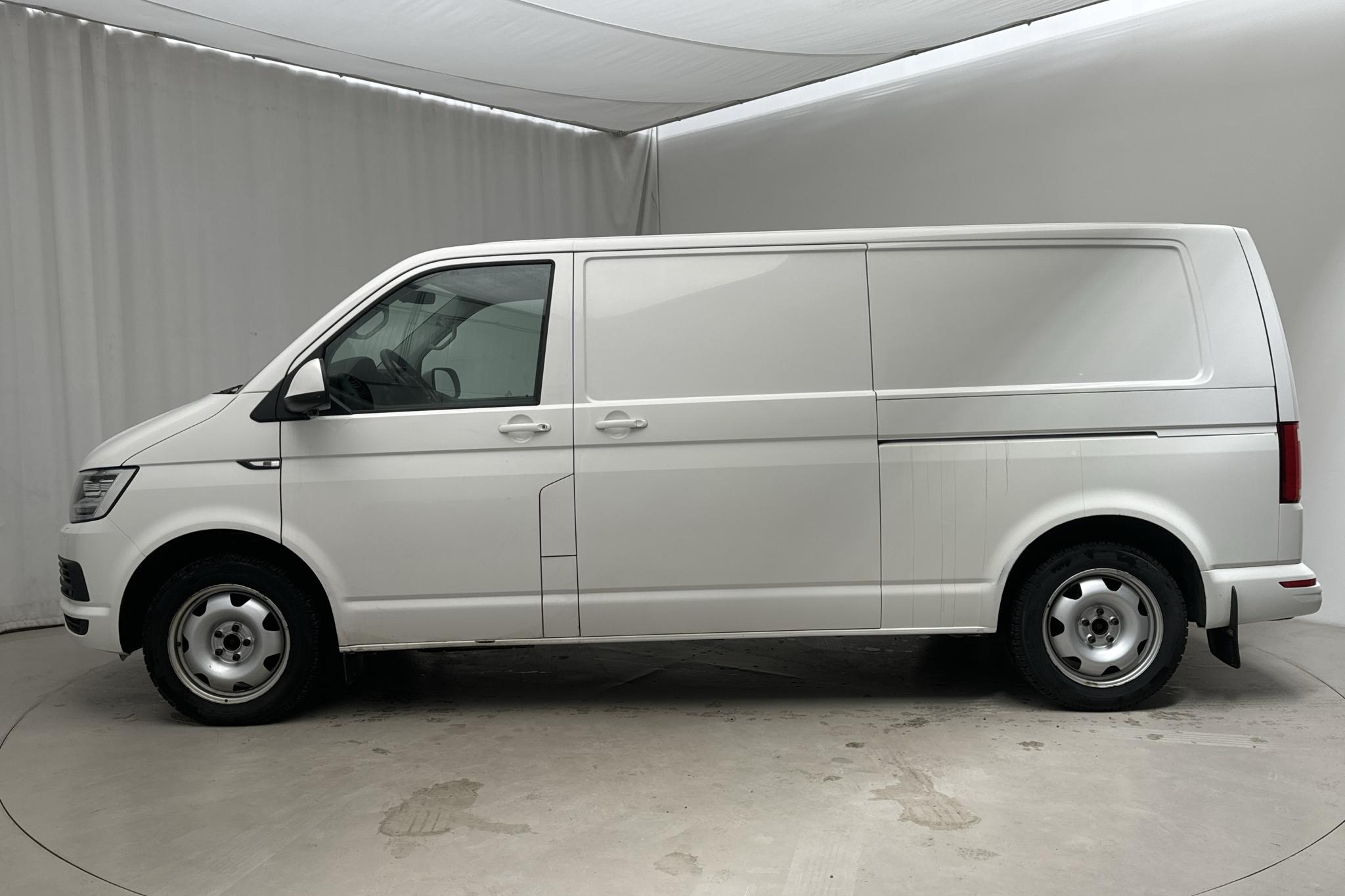 VW Transporter T6 2.0 TDI BMT Skåp 4MOTION (150hk) - 9 901 mil - Automat - vit - 2019