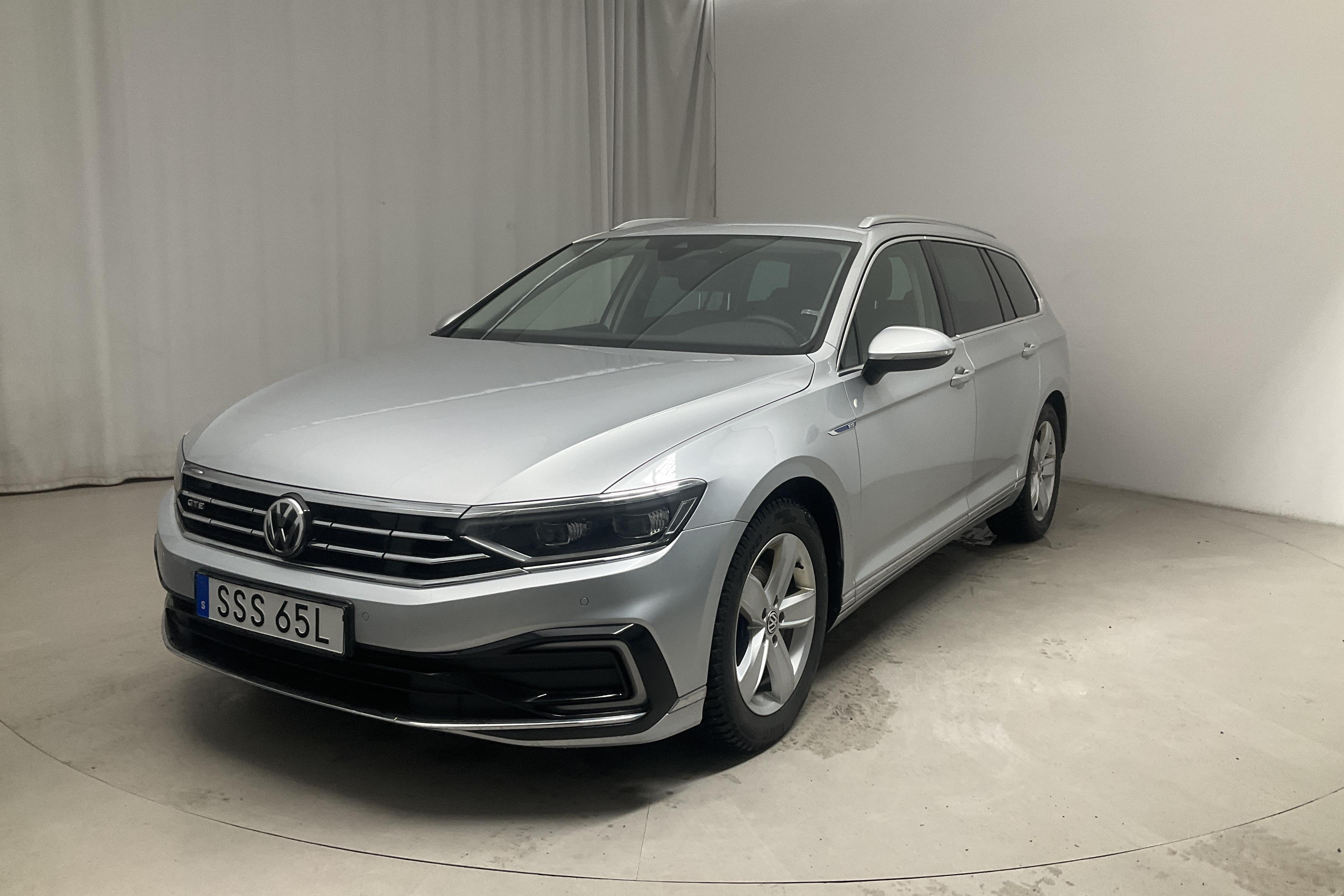 VW Passat 1.4 GTE Sportscombi (218hk) - 150 160 km - Automaatne - hõbe - 2020