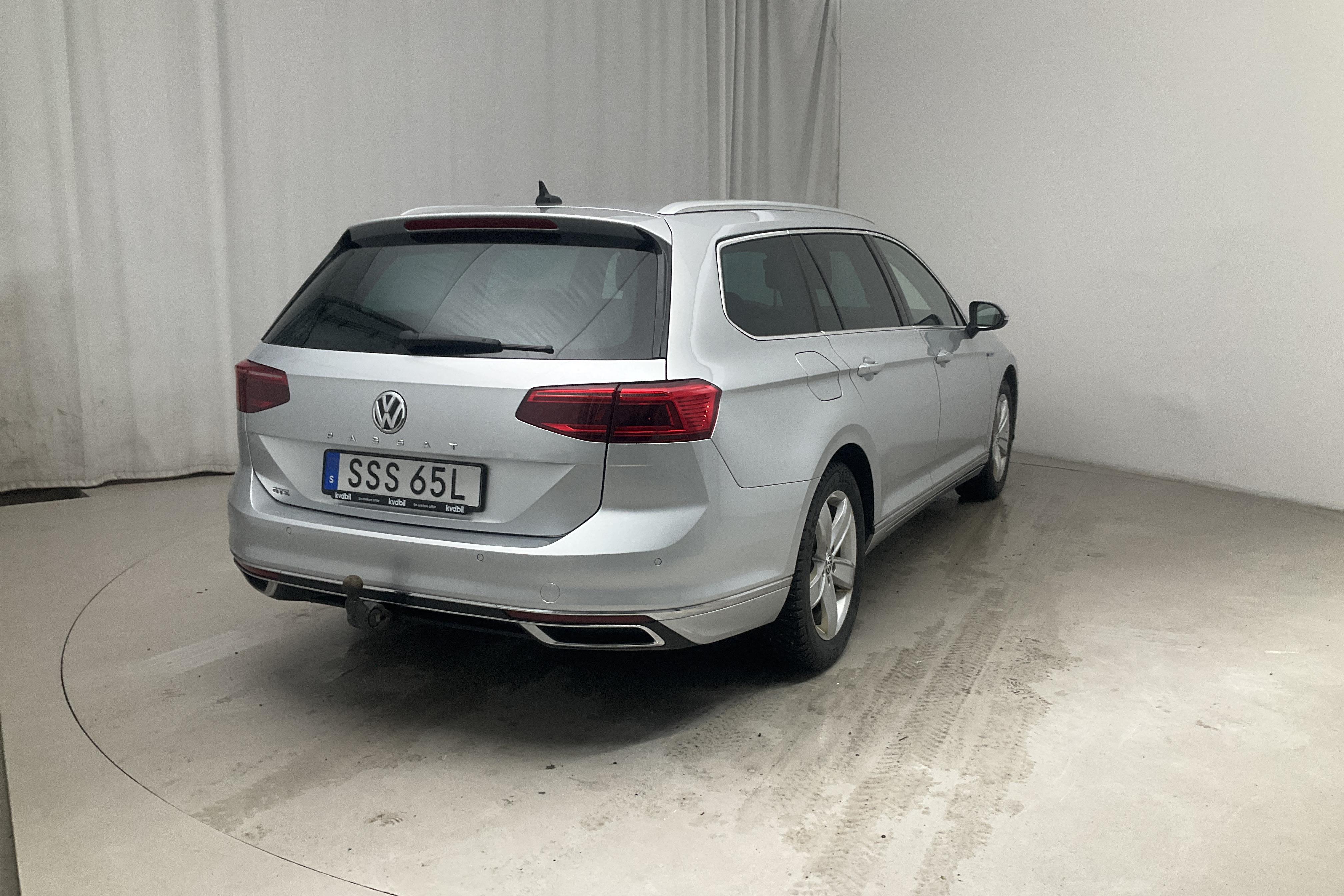 VW Passat 1.4 GTE Sportscombi (218hk) - 150 160 km - Automaatne - hõbe - 2020