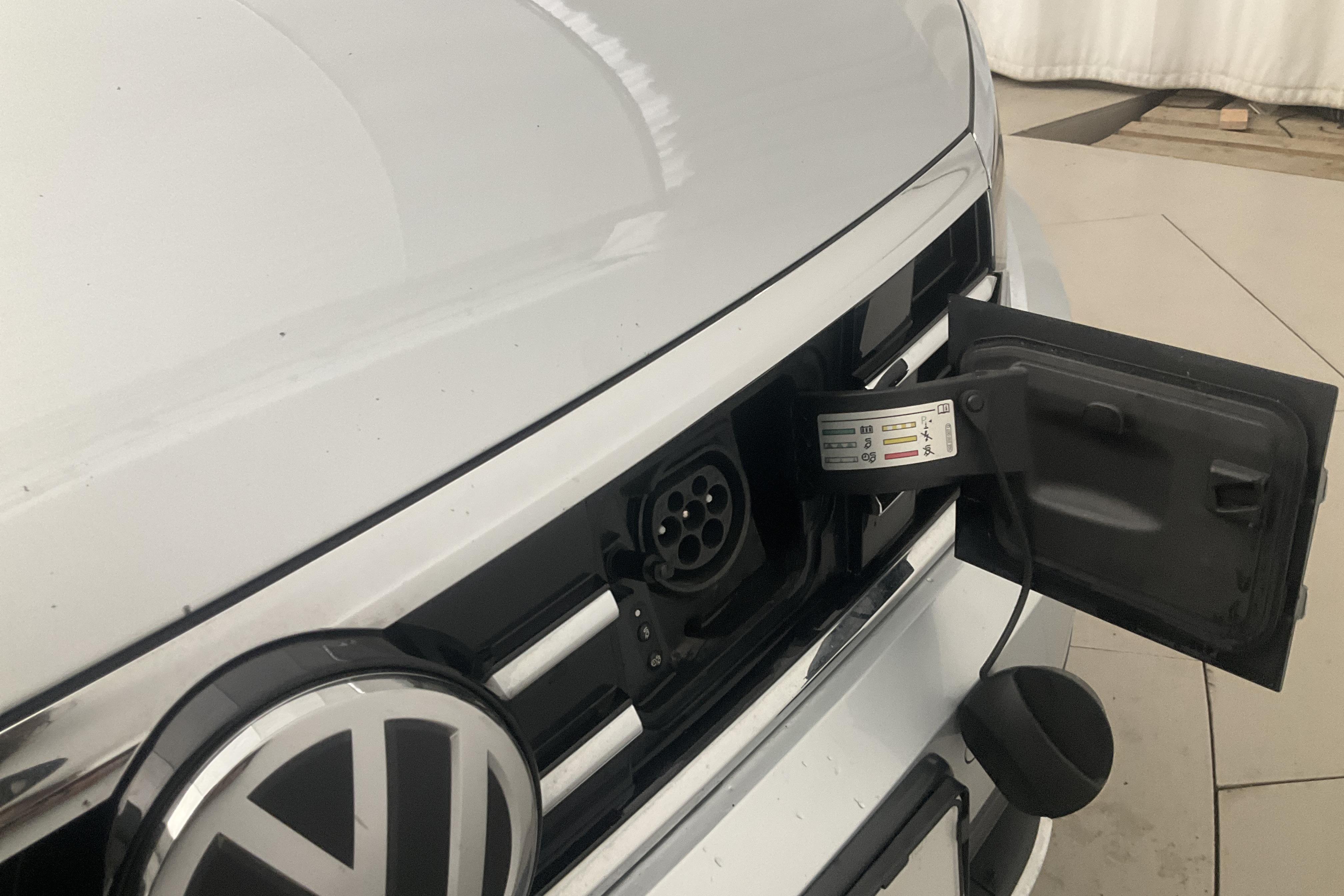 VW Passat 1.4 GTE Sportscombi (218hk) - 150 160 km - Automaatne - hõbe - 2020