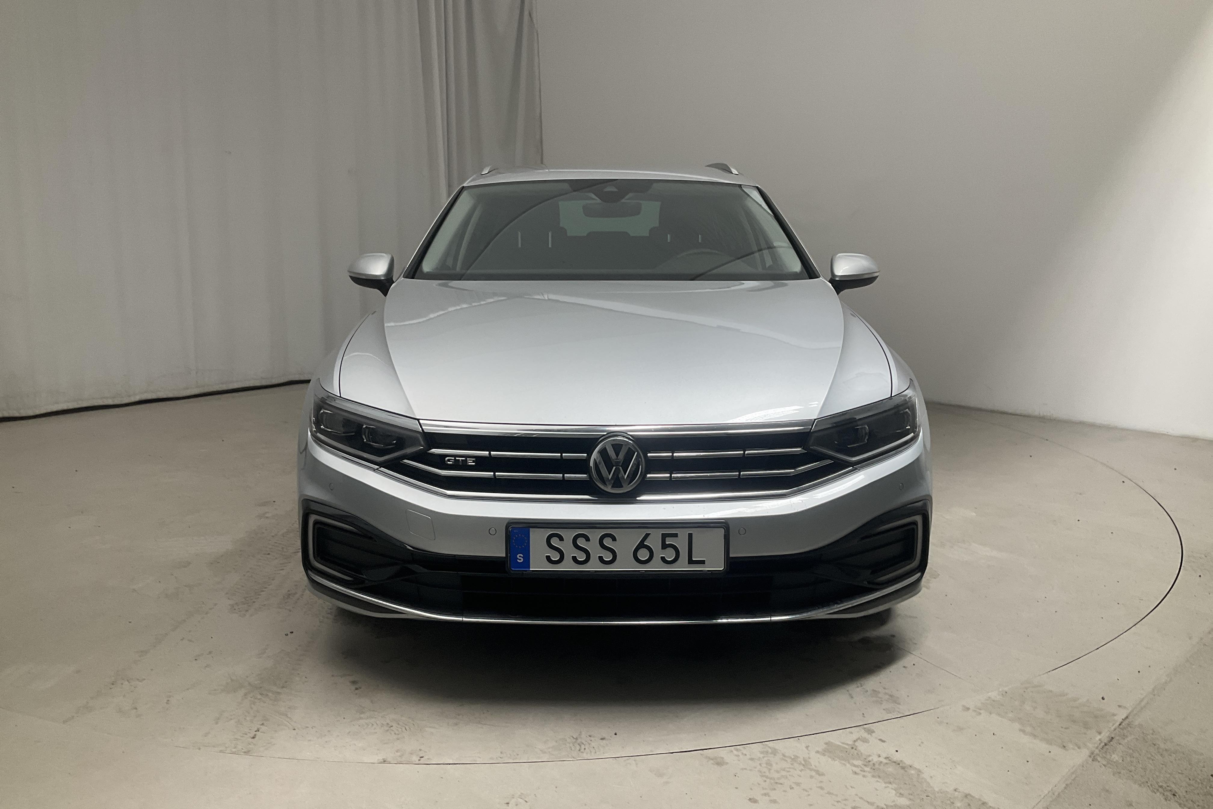 VW Passat 1.4 GTE Sportscombi (218hk) - 150 160 km - Automaatne - hõbe - 2020