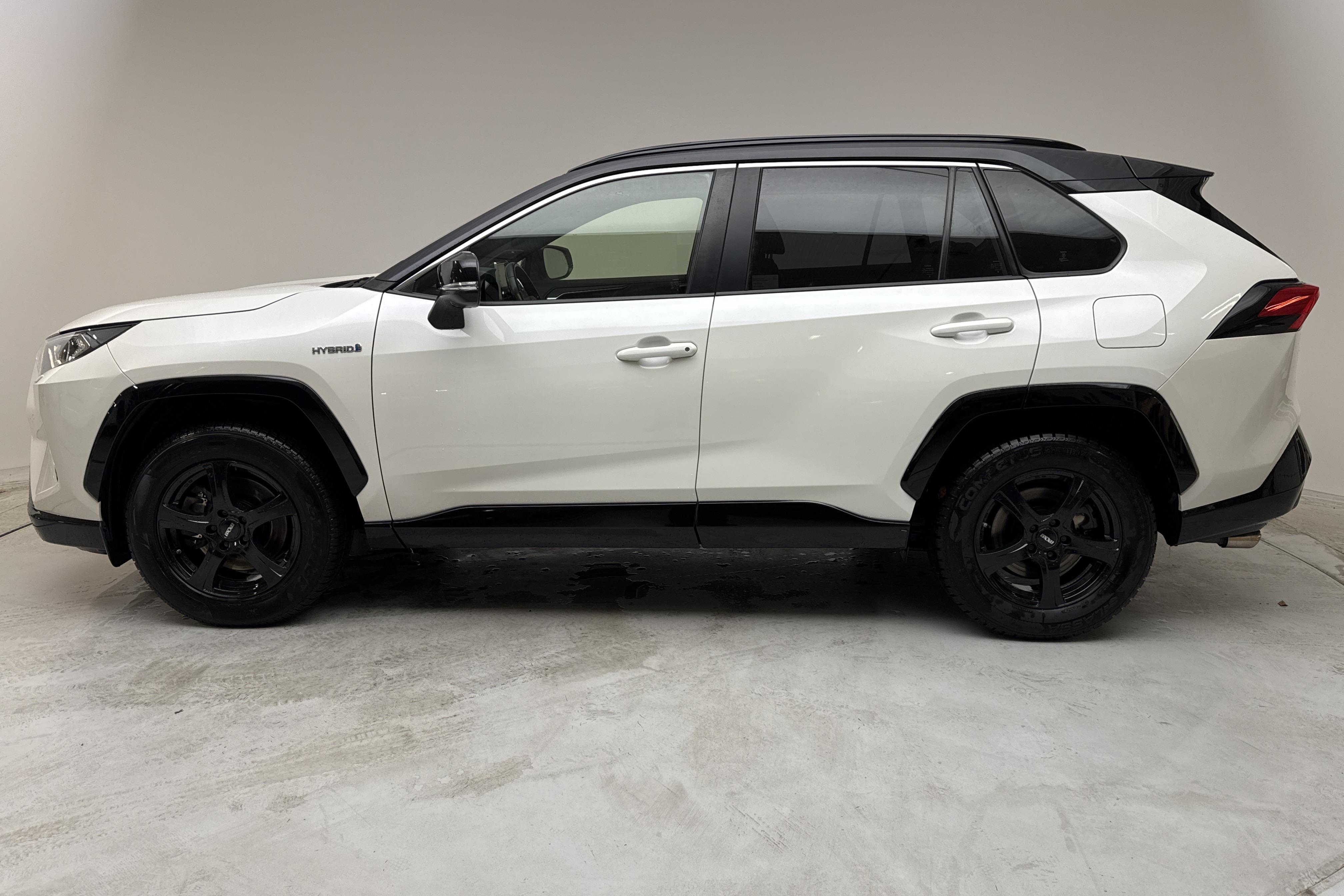 Toyota RAV4 2.5 HSD (218hk) - 9 606 mil - Automat - vit - 2019