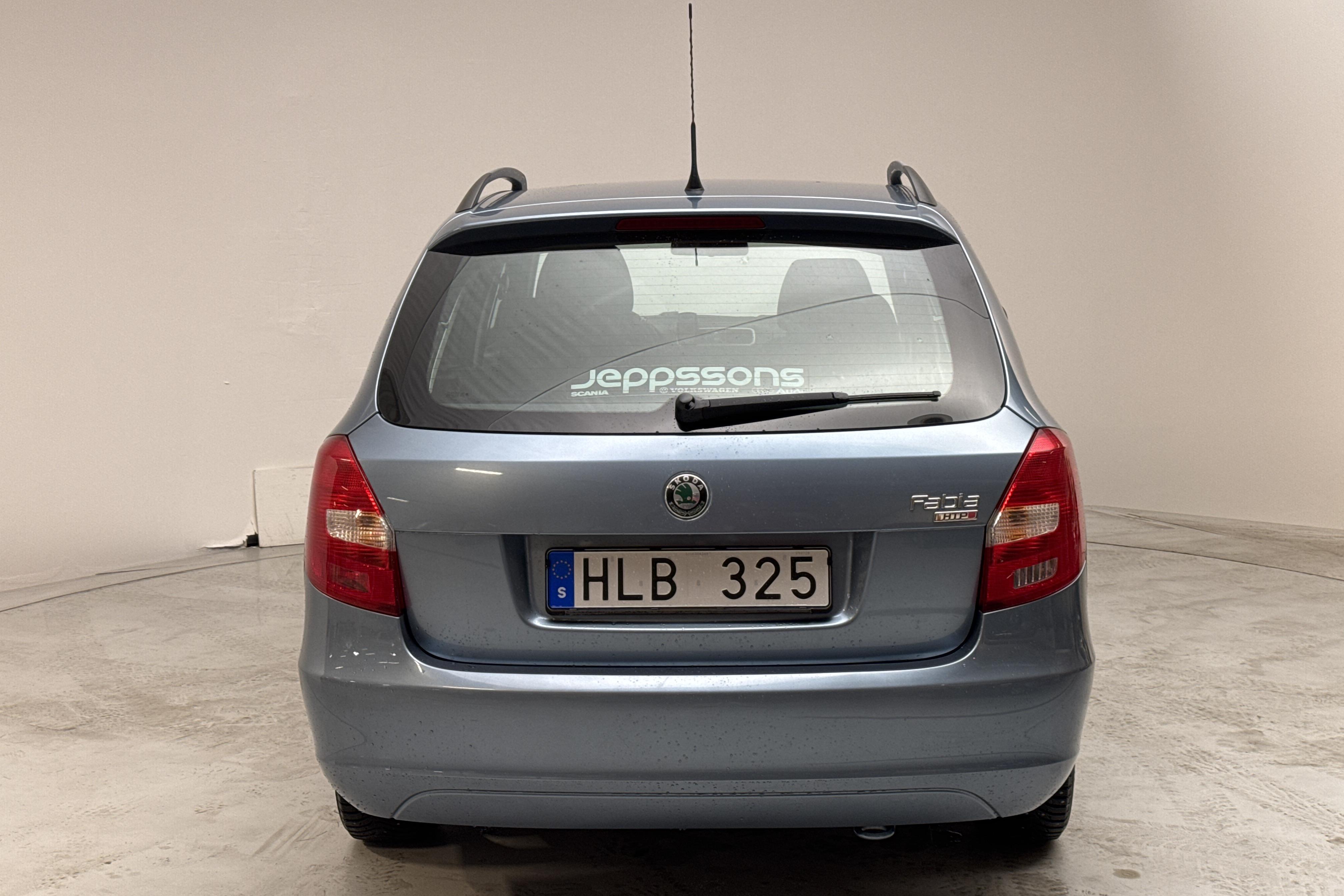 Skoda Fabia 1.2 Combi (70hk) - 85 950 km - Käsitsi - Light Grey - 2010