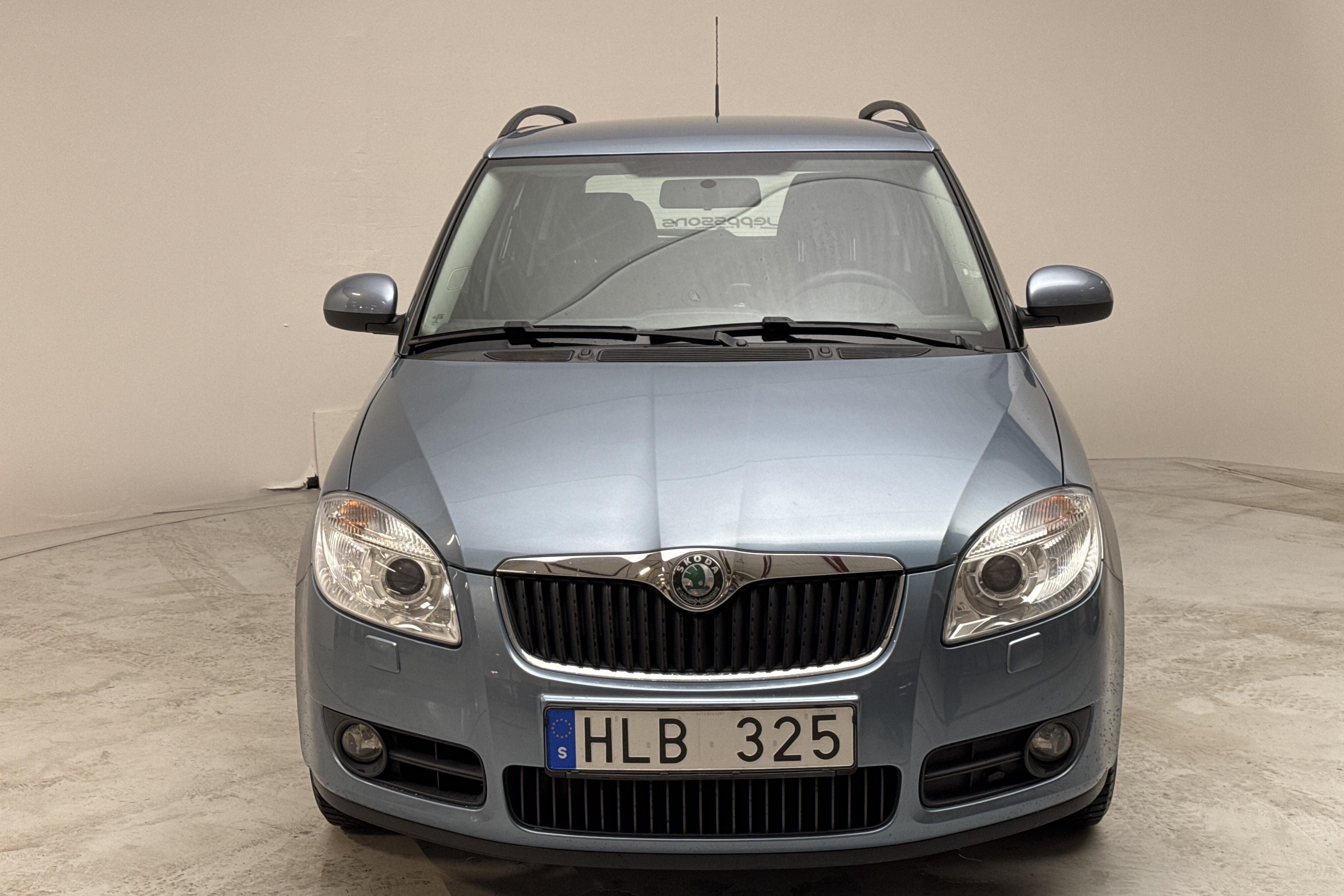 Skoda Fabia 1.2 Combi (70hk) - 85 950 km - Käsitsi - Light Grey - 2010